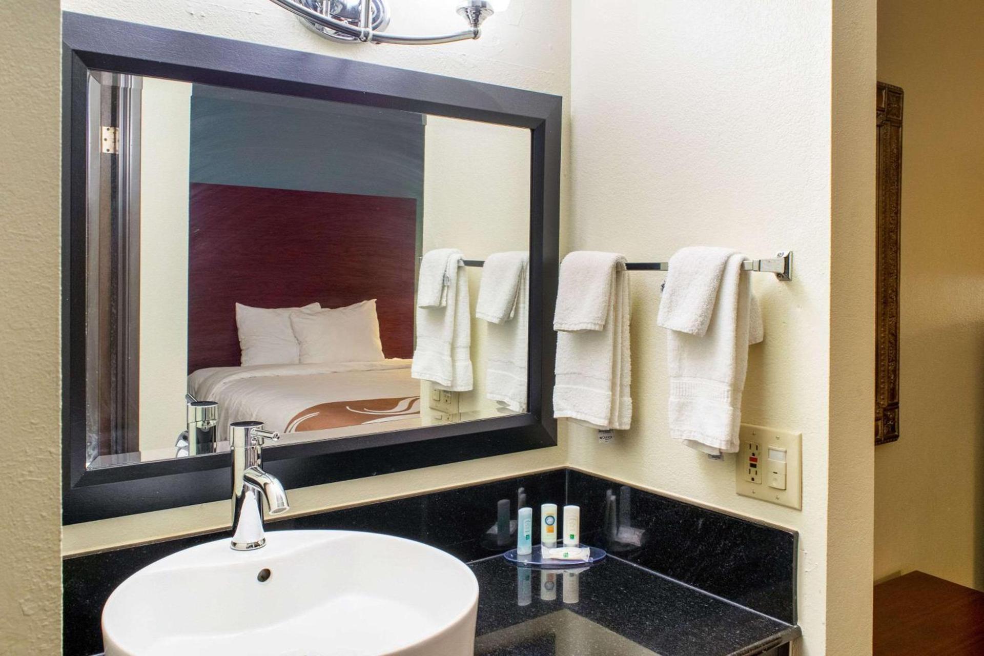 Quality Inn Plainfield - Indianapolis West photo 14