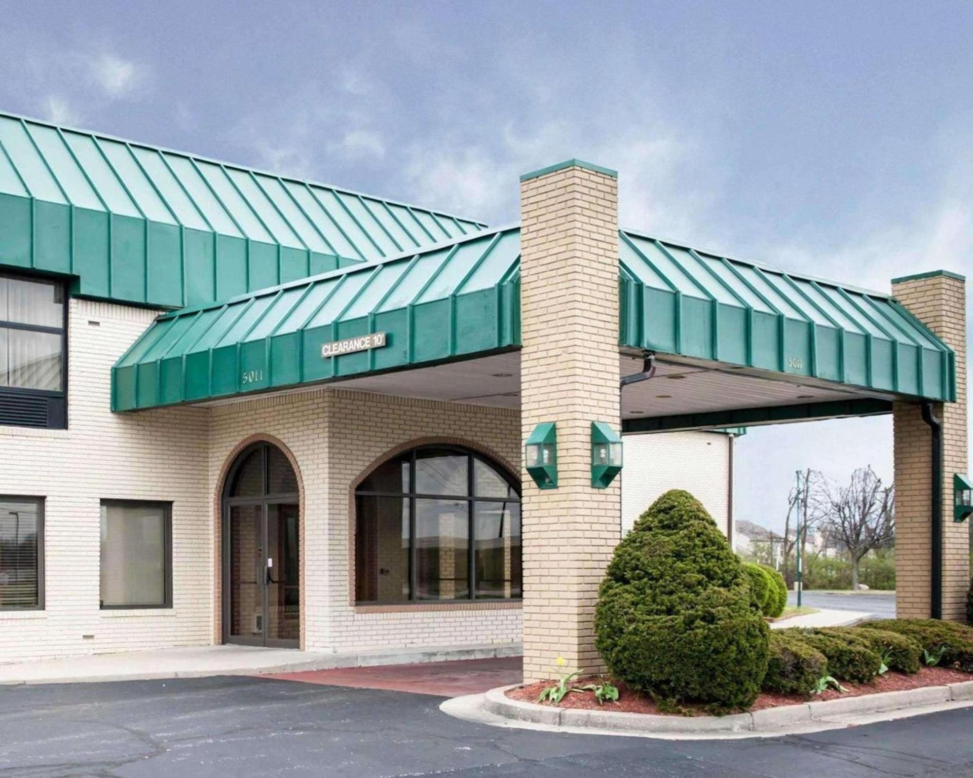 Quality Inn & Suites Indianapolis Northwest photo 1