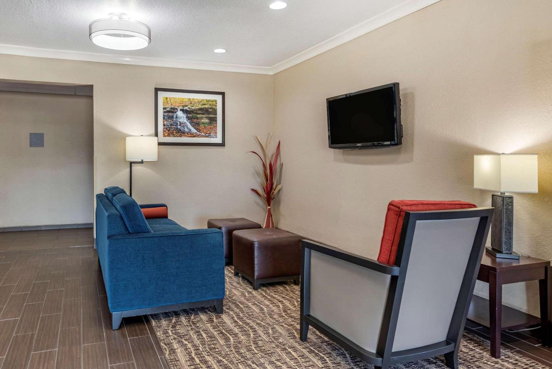Comfort Inn & Suites Muncie Near University photo 4