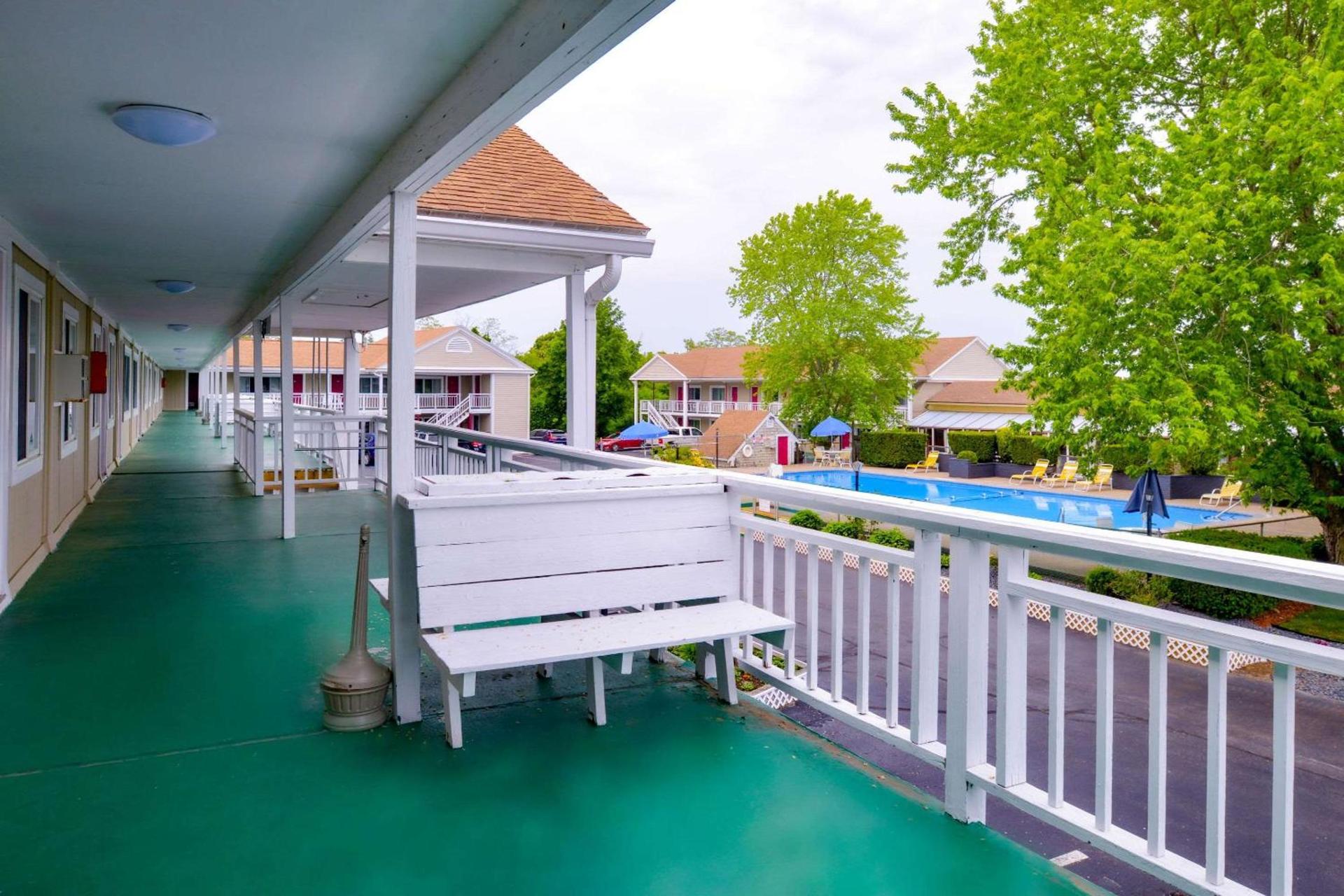 Rodeway Inn Orleans - Cape Cod photo 2