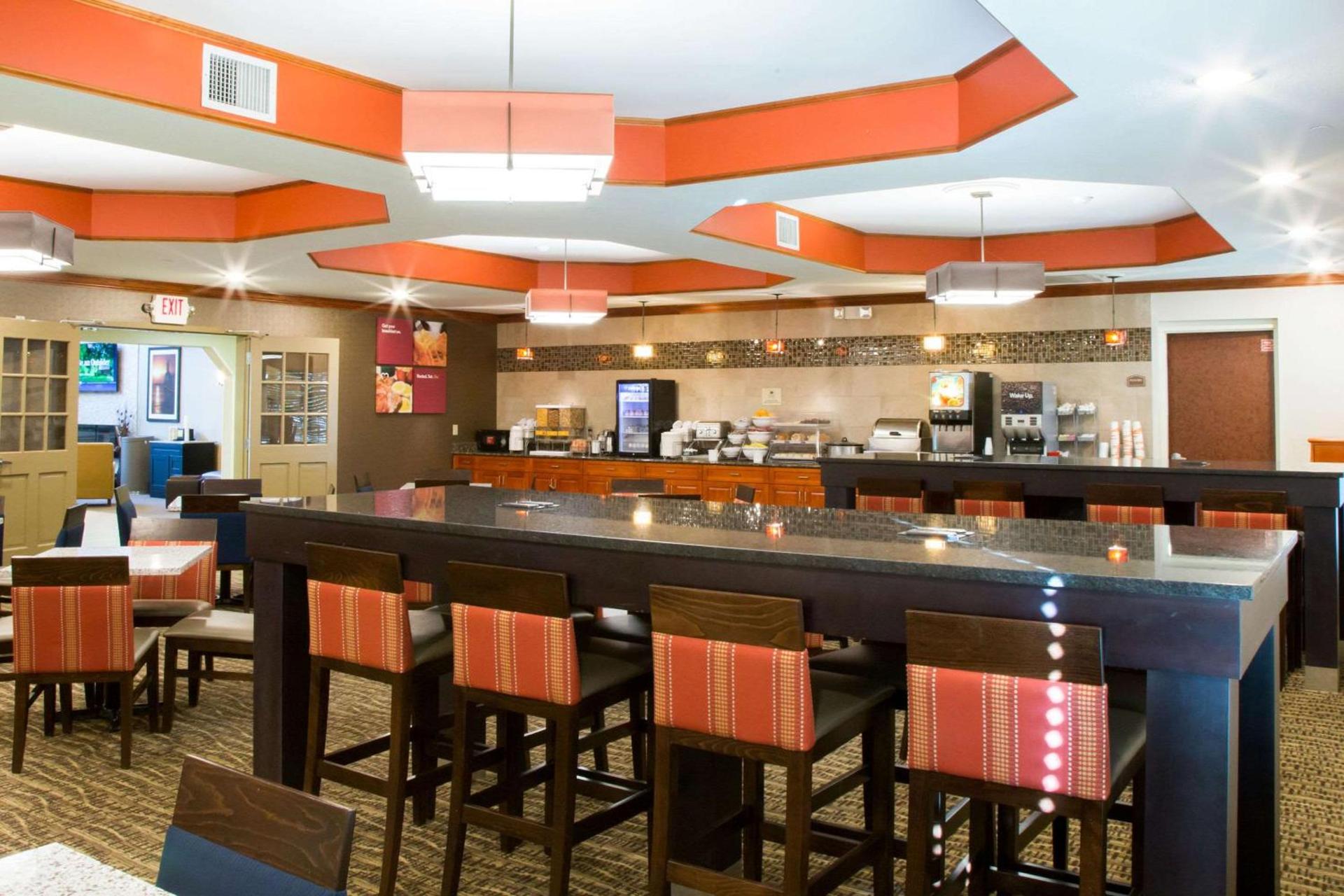Comfort Suites Grand Rapids South photo 42