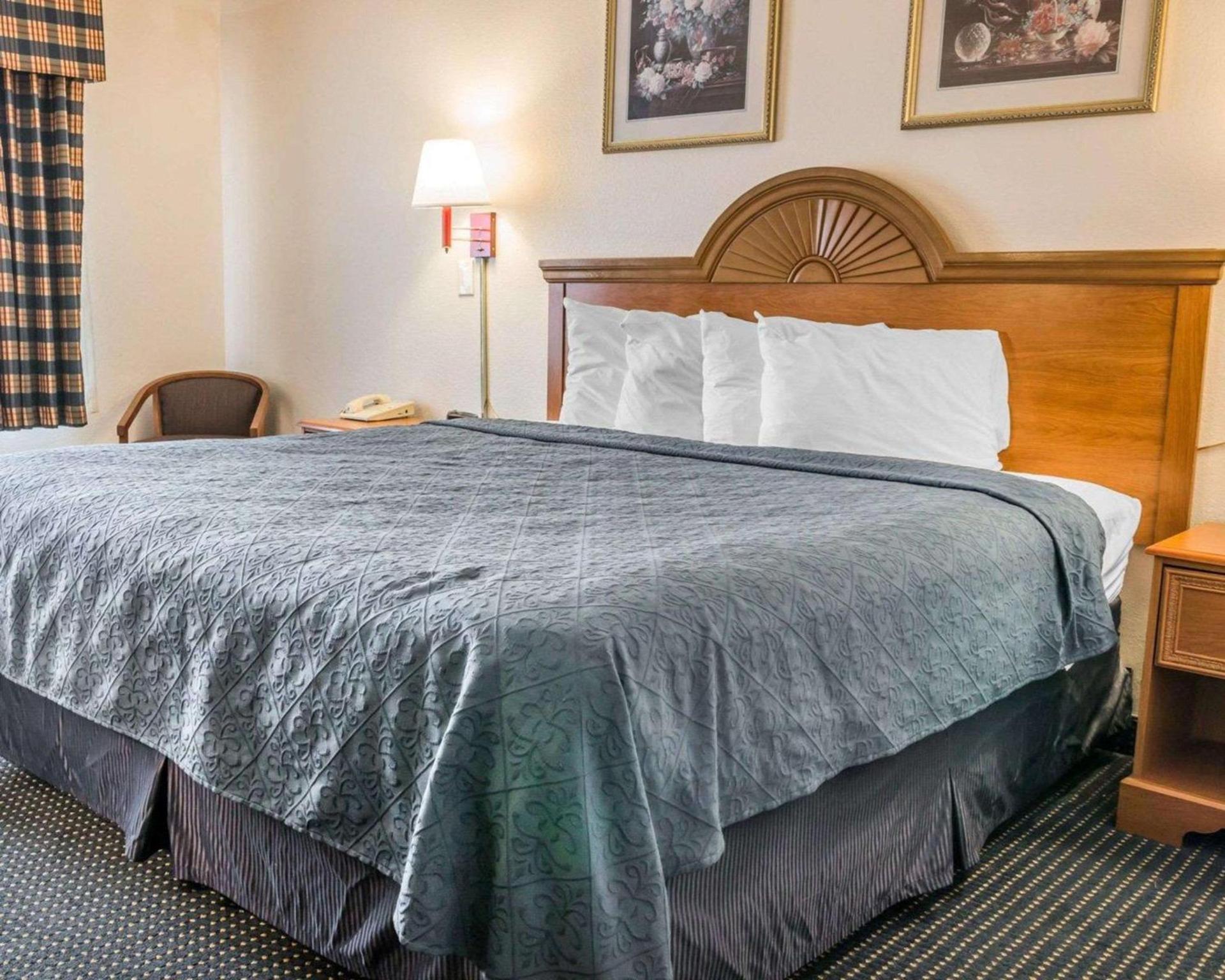 Quality Inn Kalamazoo near Wings Stadium photo 13