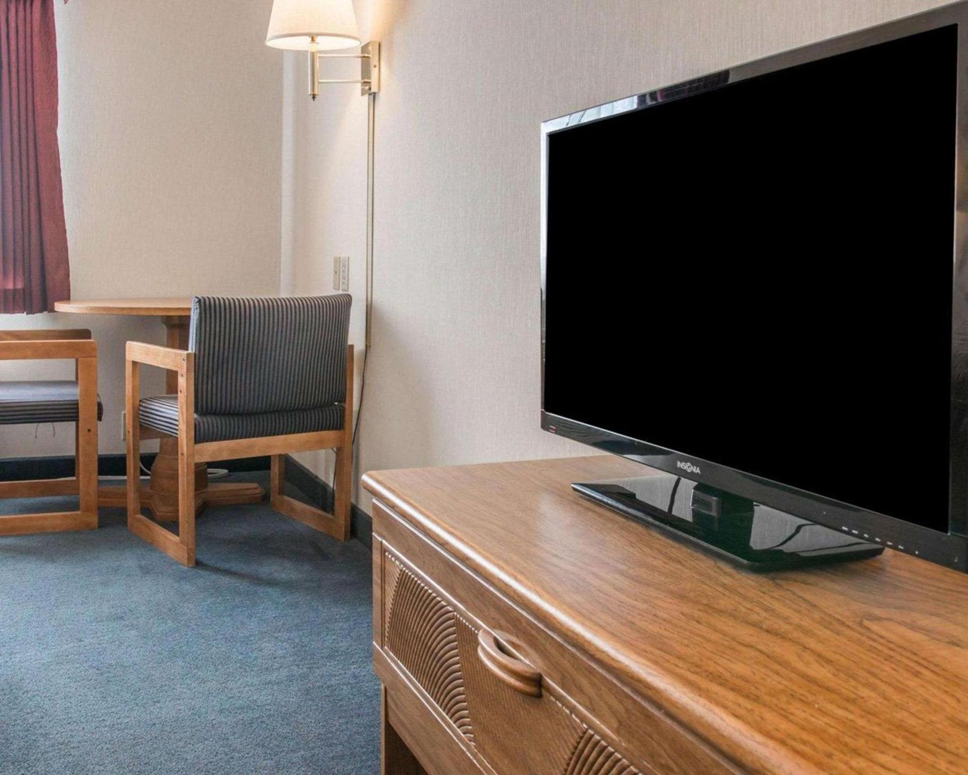Quality Inn Hudsonville South photo 9