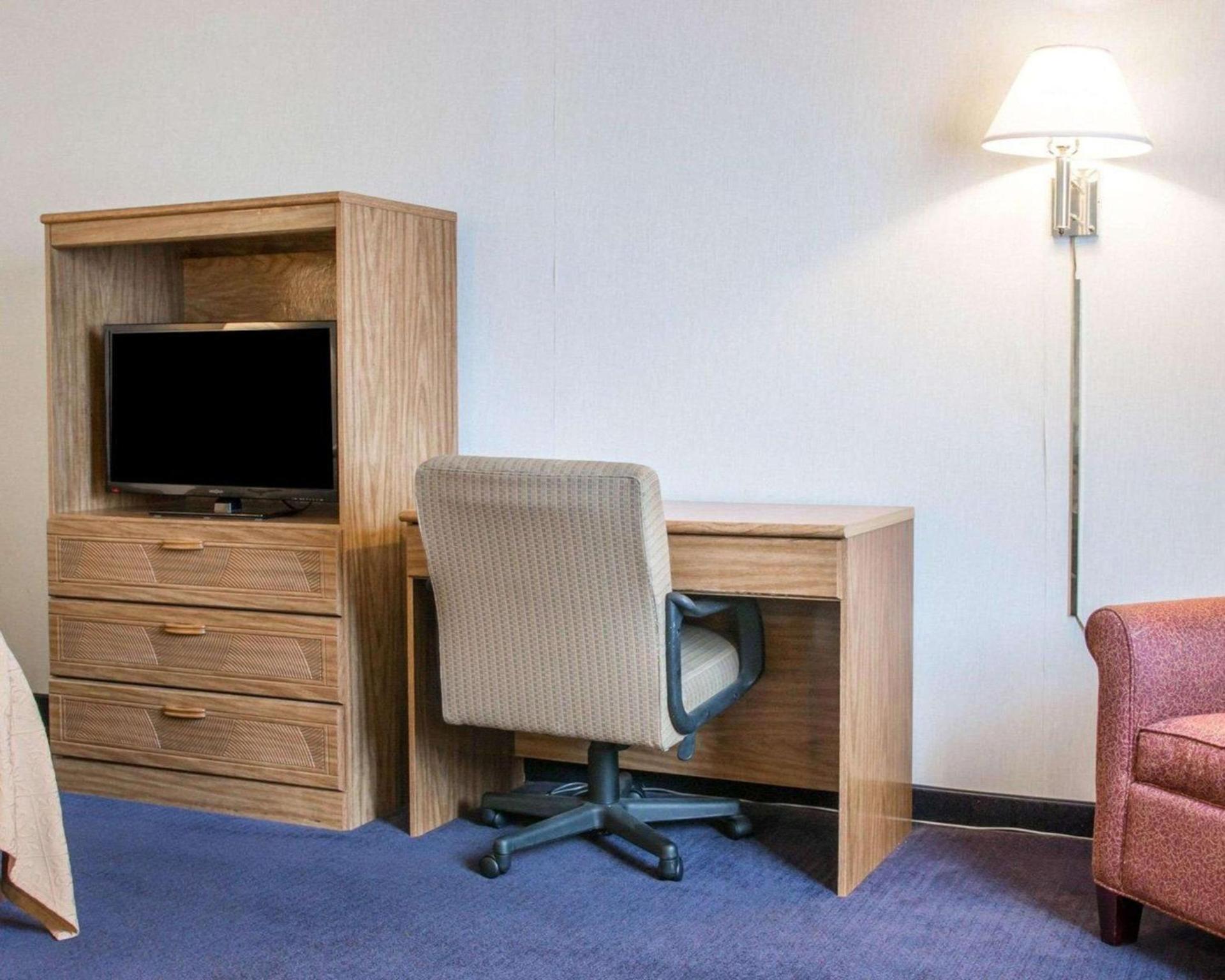 Quality Inn Hudsonville South photo 14