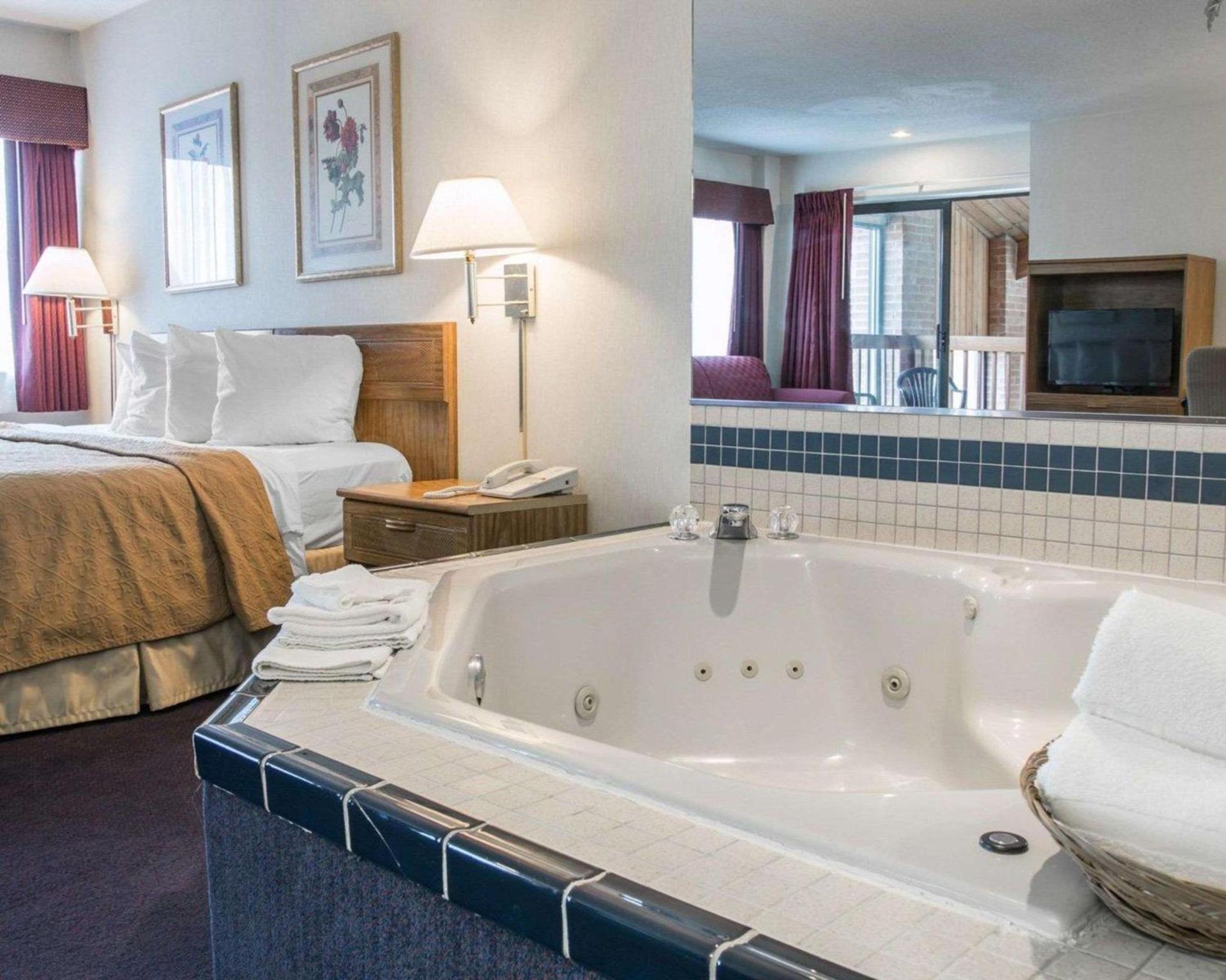 Quality Inn Hudsonville South photo 17