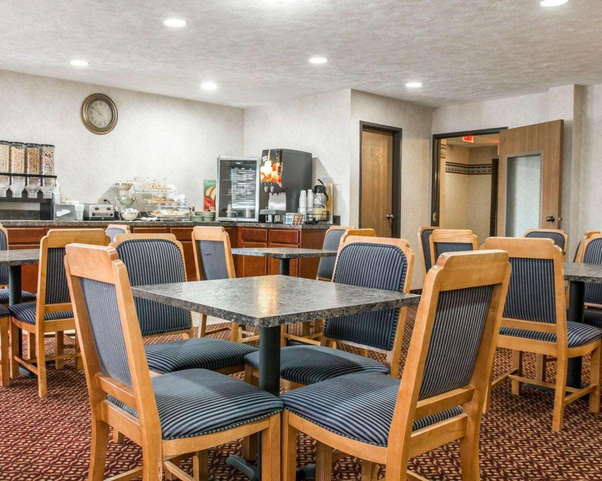 Quality Inn Hudsonville South photo 27