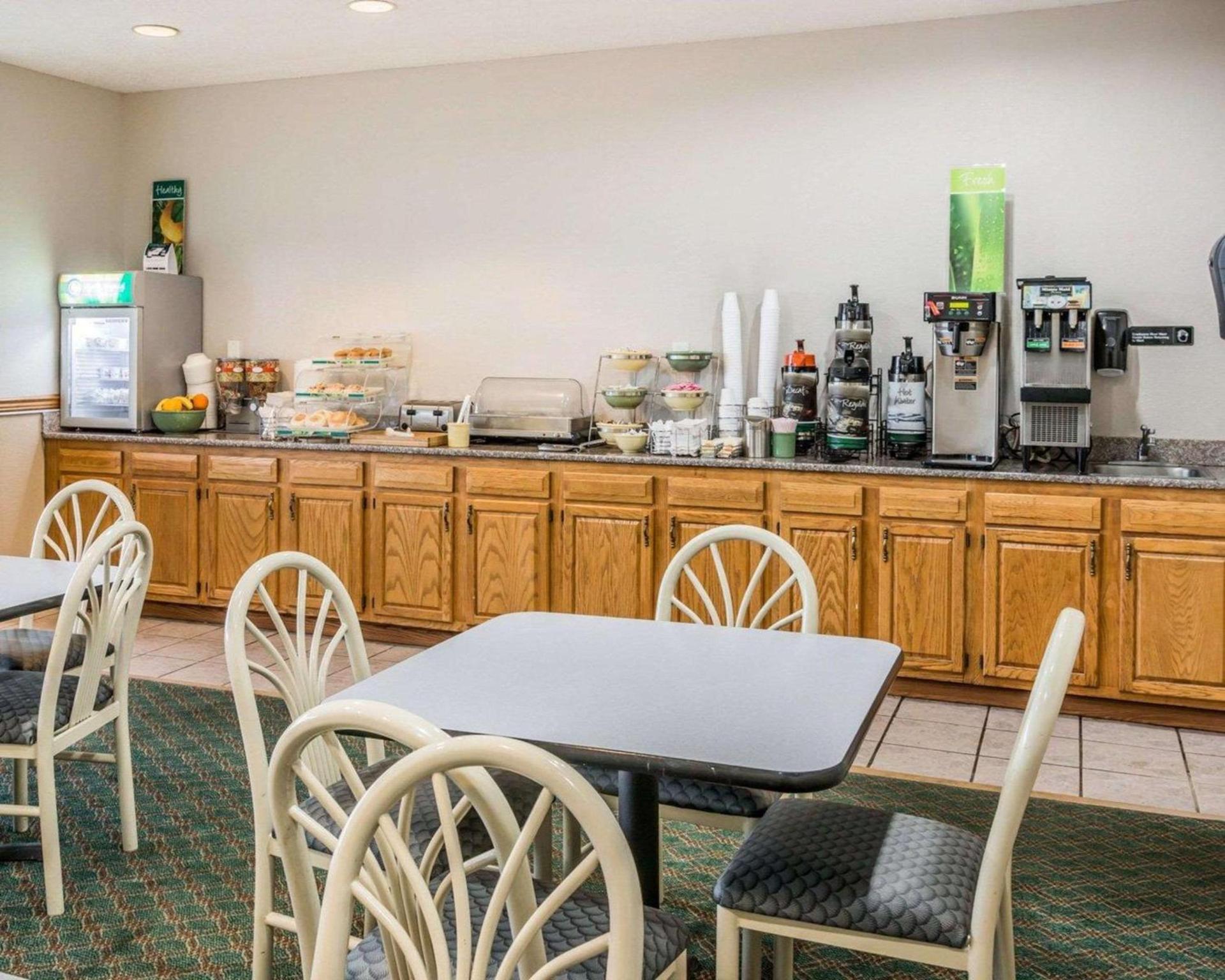 Quality Inn Kalamazoo near Wings Stadium photo 23