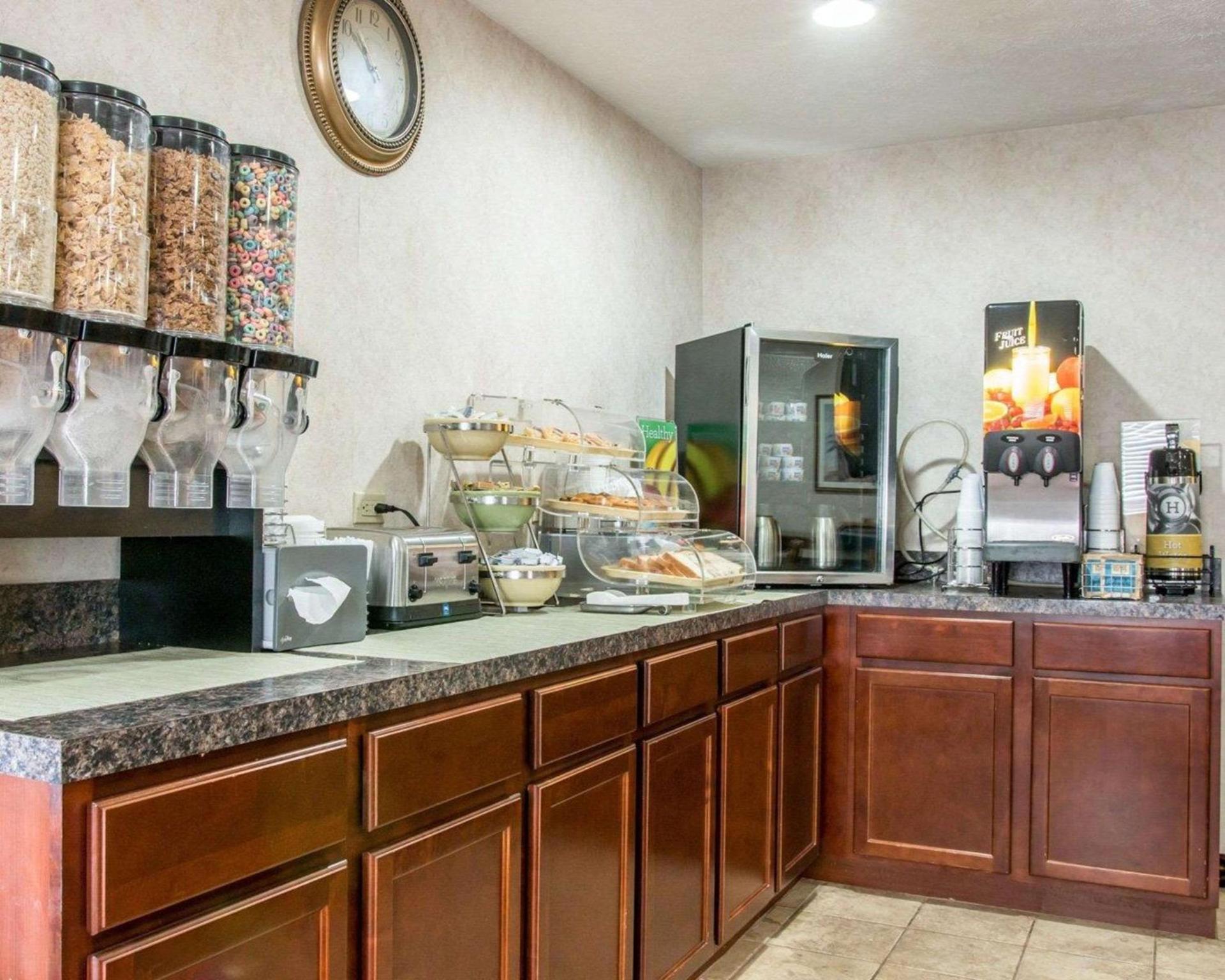 Quality Inn Hudsonville South photo 29
