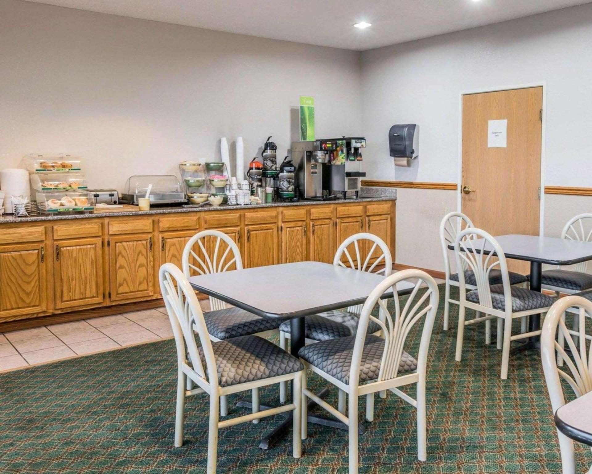 Quality Inn Kalamazoo near Wings Stadium photo 24