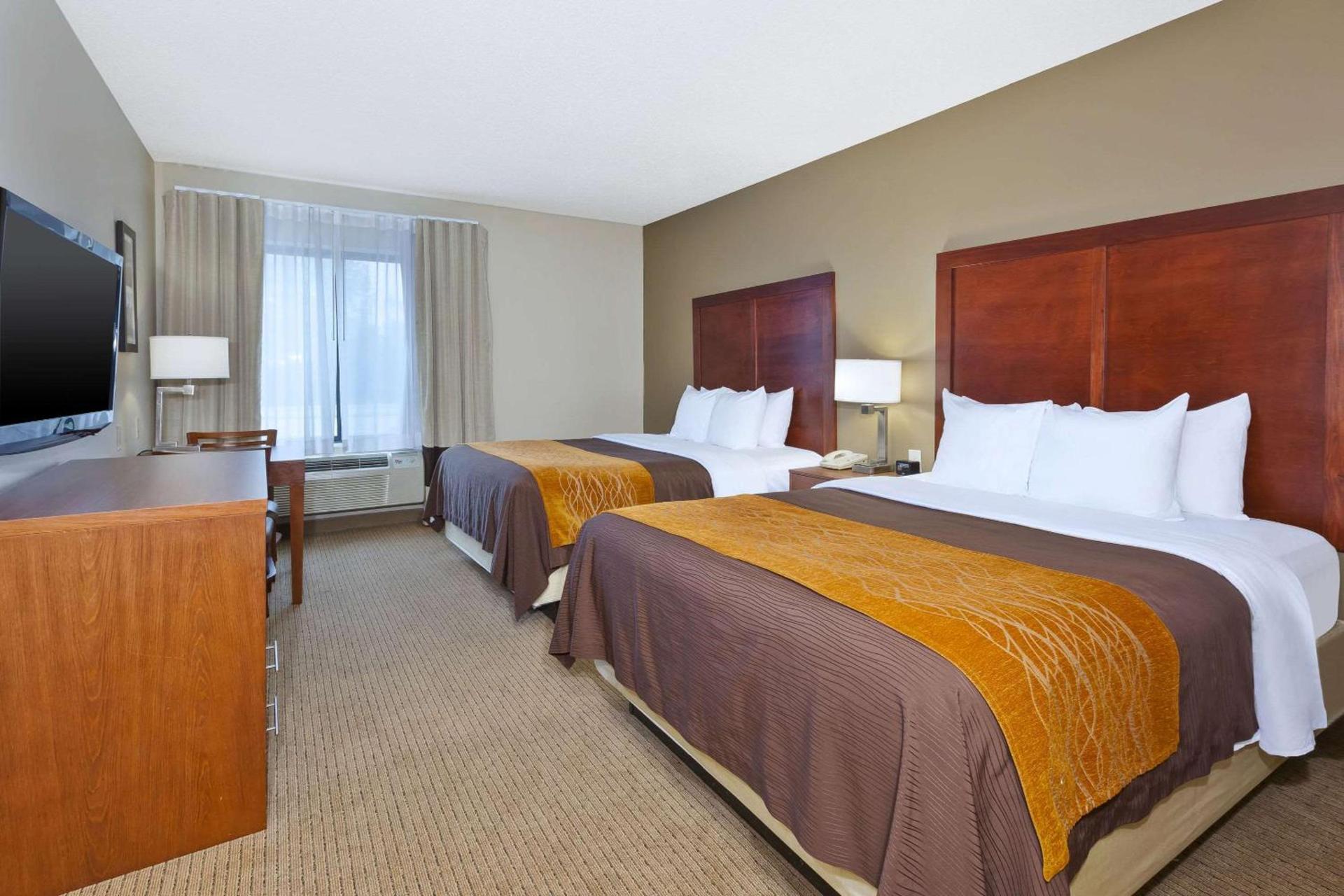 Comfort Inn & Suites Taylor - Detroit photo 10