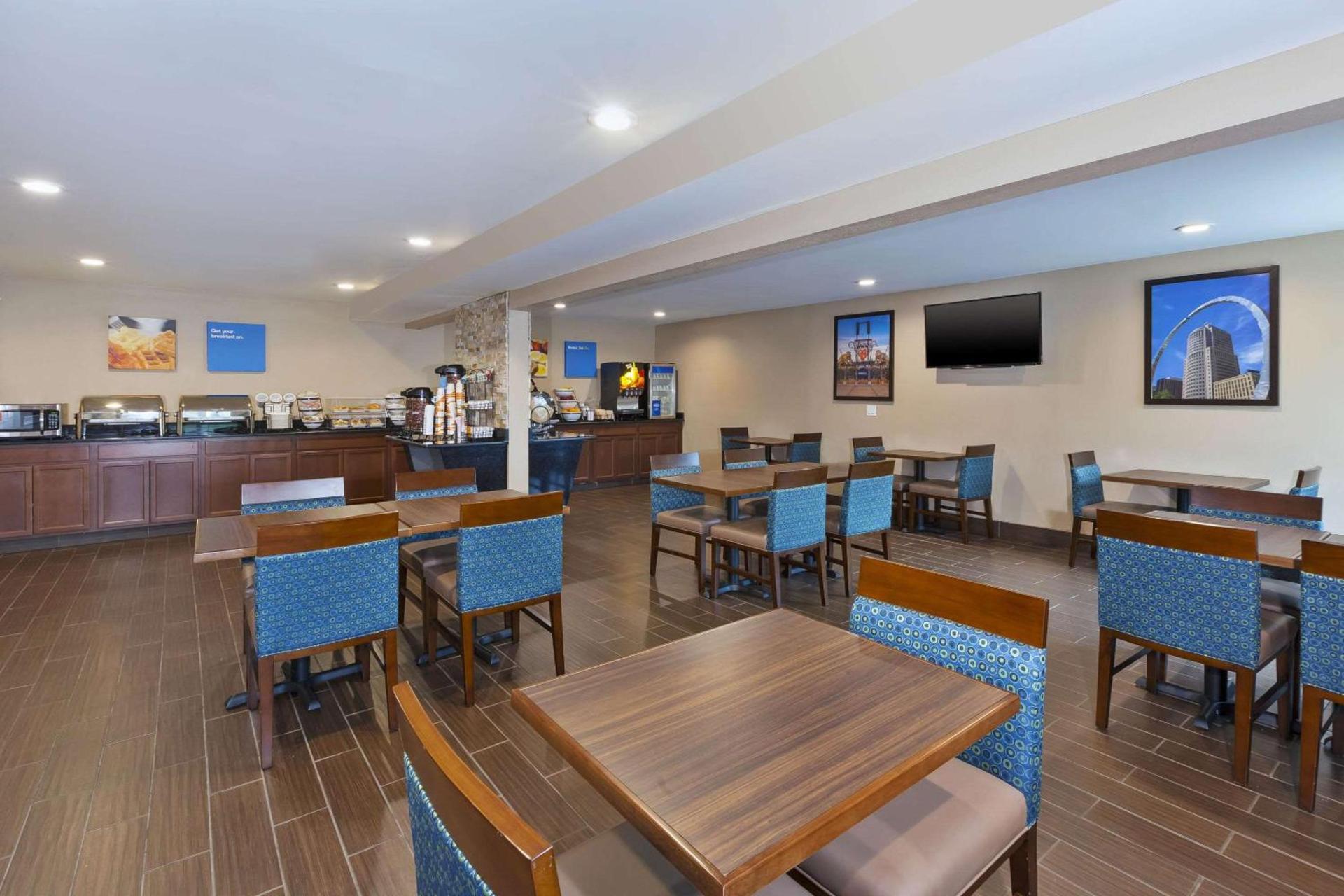 Comfort Inn & Suites Taylor - Detroit photo 27