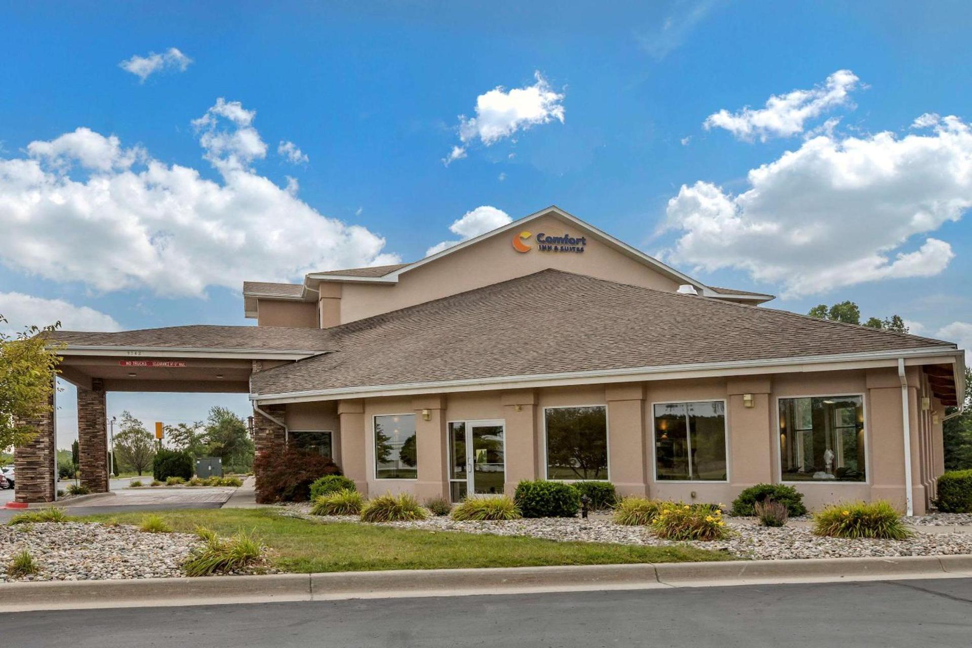 Comfort Inn & Suites Dimondale - Lansing photo 7