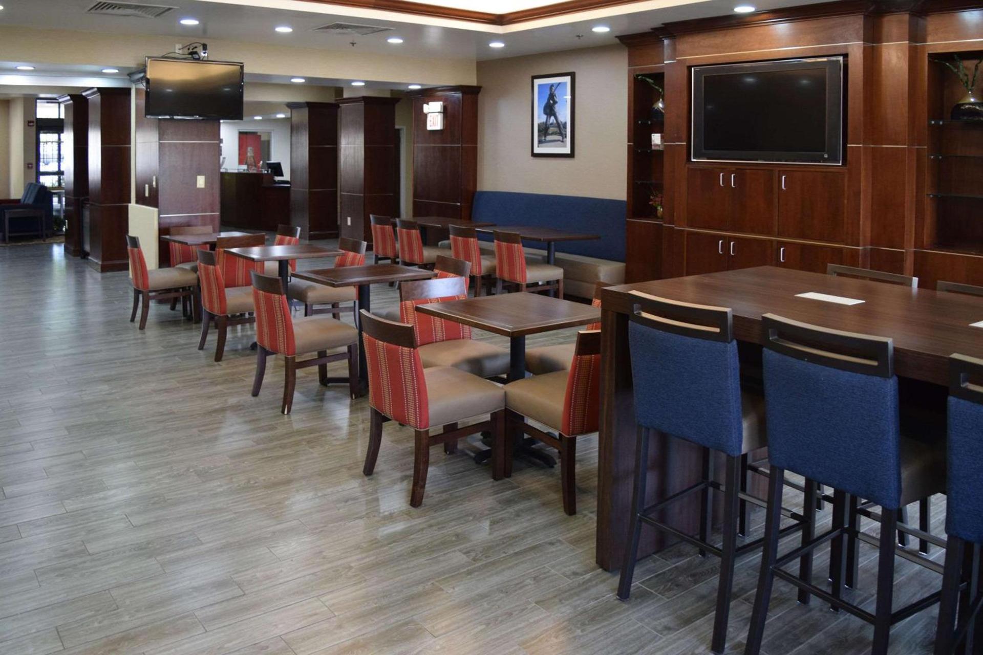 Comfort Suites Olive Branch - Memphis South photo 33