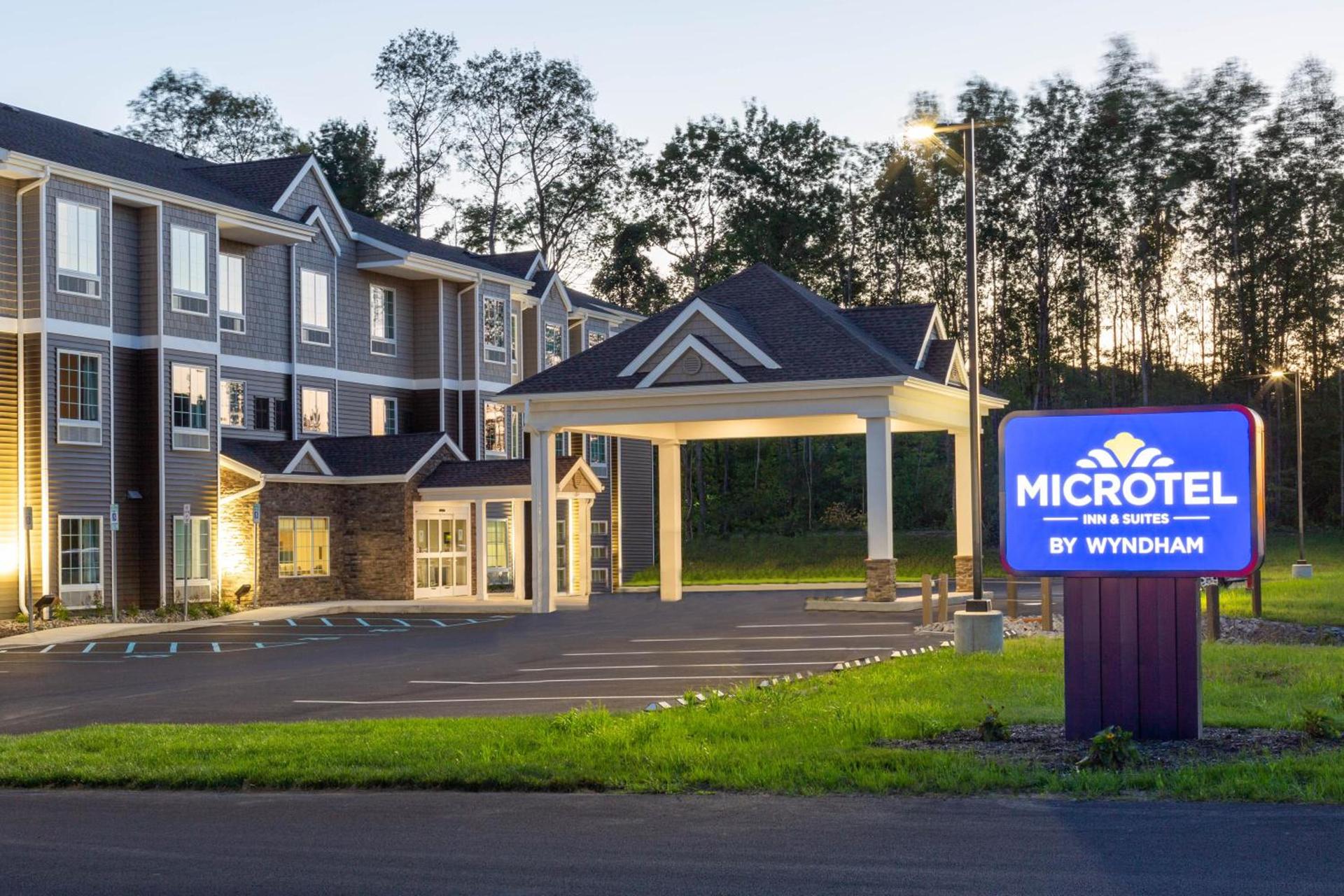 Microtel Inn & Suites by Wyndham Amsterdam NY photo 62