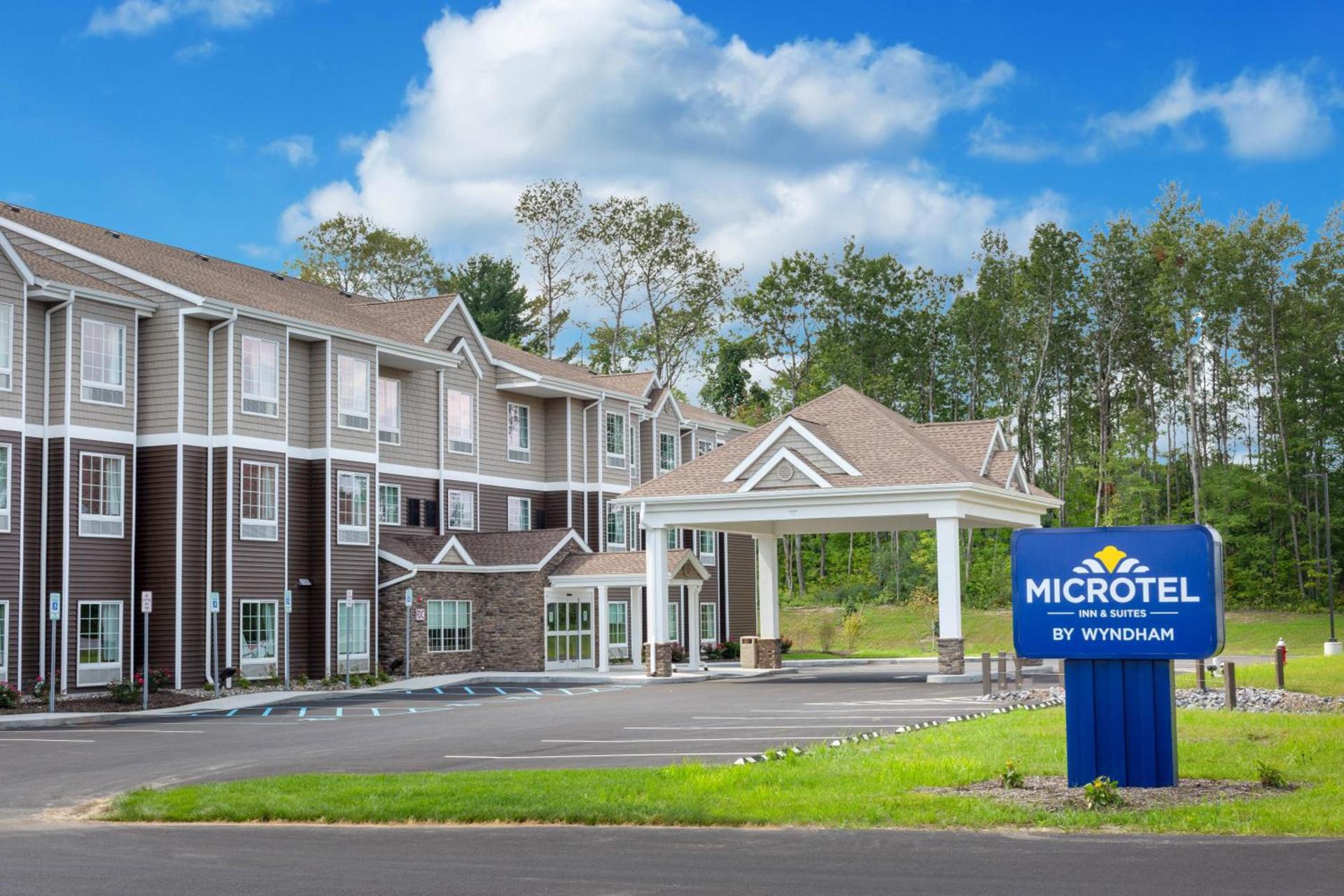 Microtel Inn & Suites by Wyndham Amsterdam NY photo 43