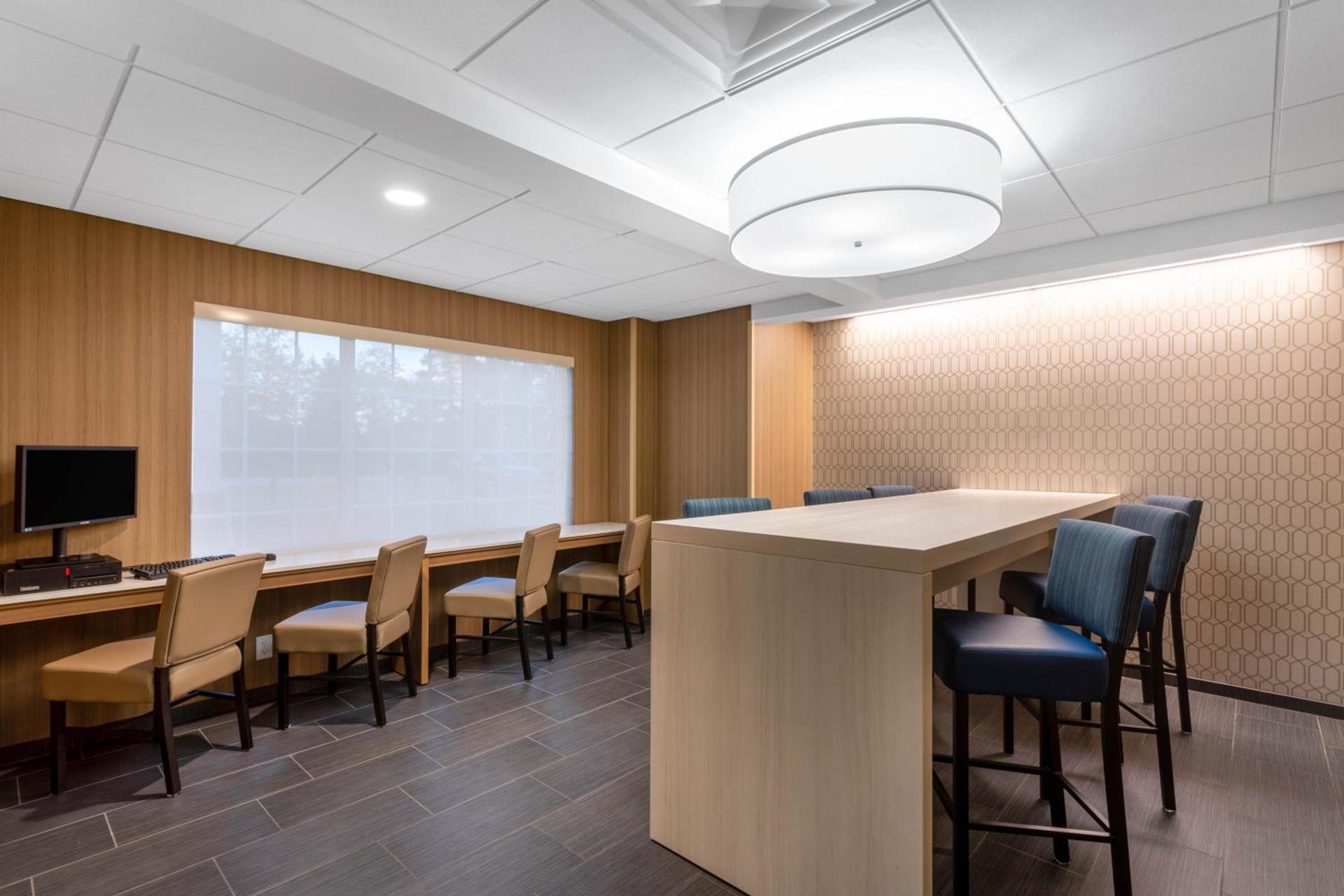 Microtel Inn & Suites by Wyndham Amsterdam NY photo 53