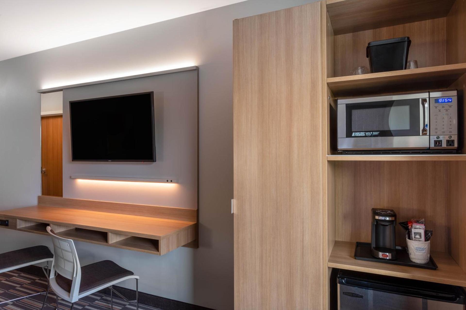Microtel Inn & Suites by Wyndham Amsterdam NY photo 50