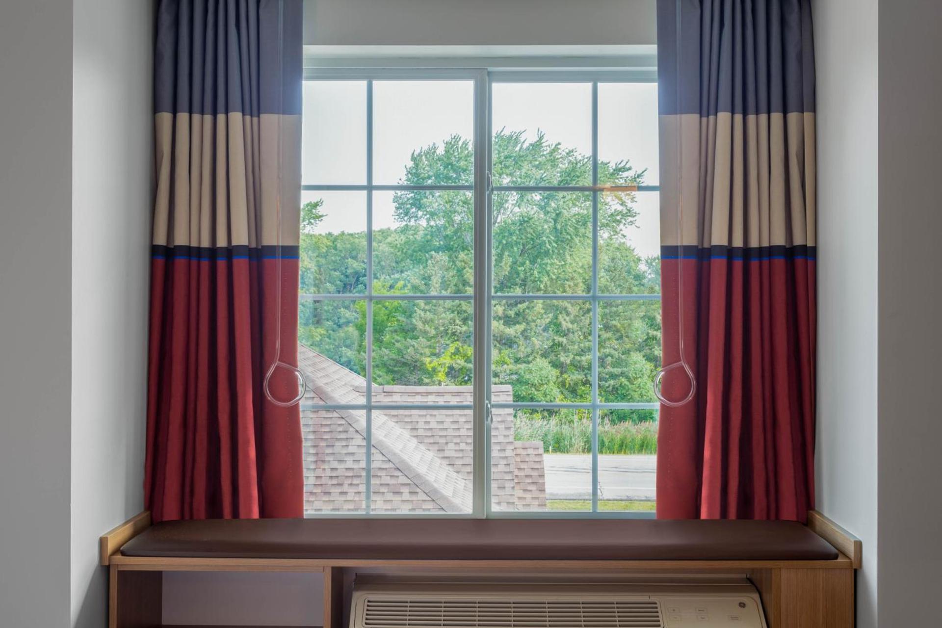 Microtel Inn & Suites by Wyndham Amsterdam NY photo 47