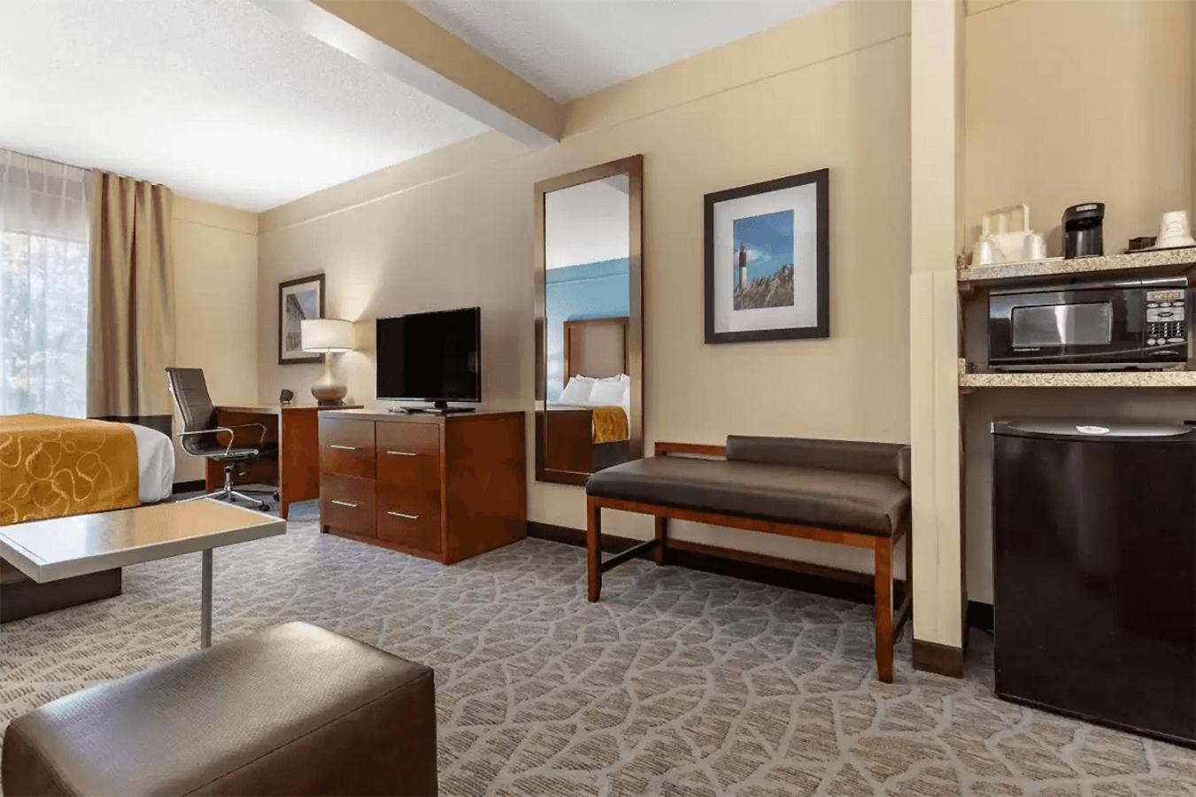 Comfort Suites Southport - Oak Island photo 34