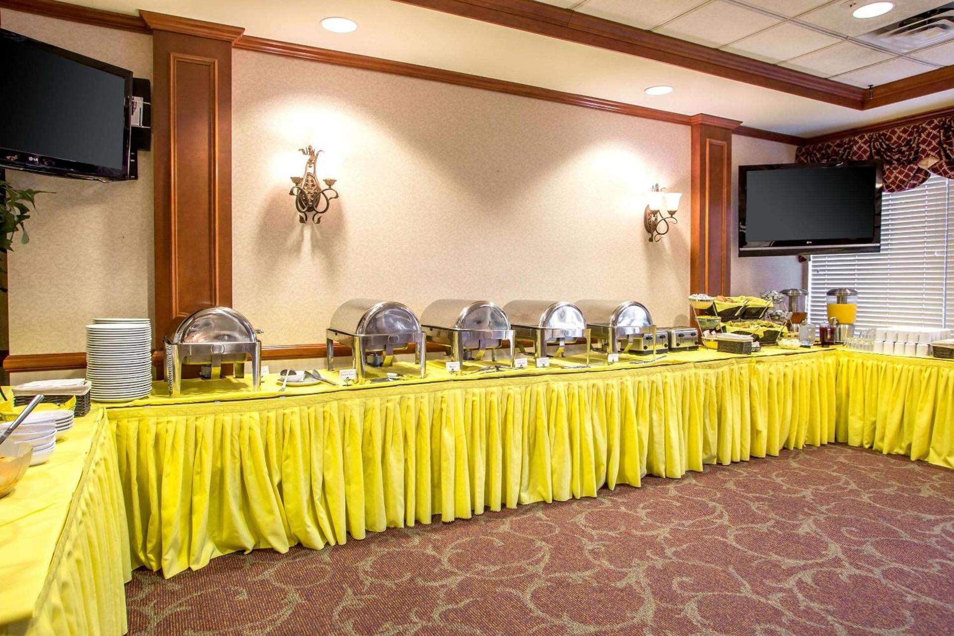 Clarion Hotel & Conference Center Toms River photo 36