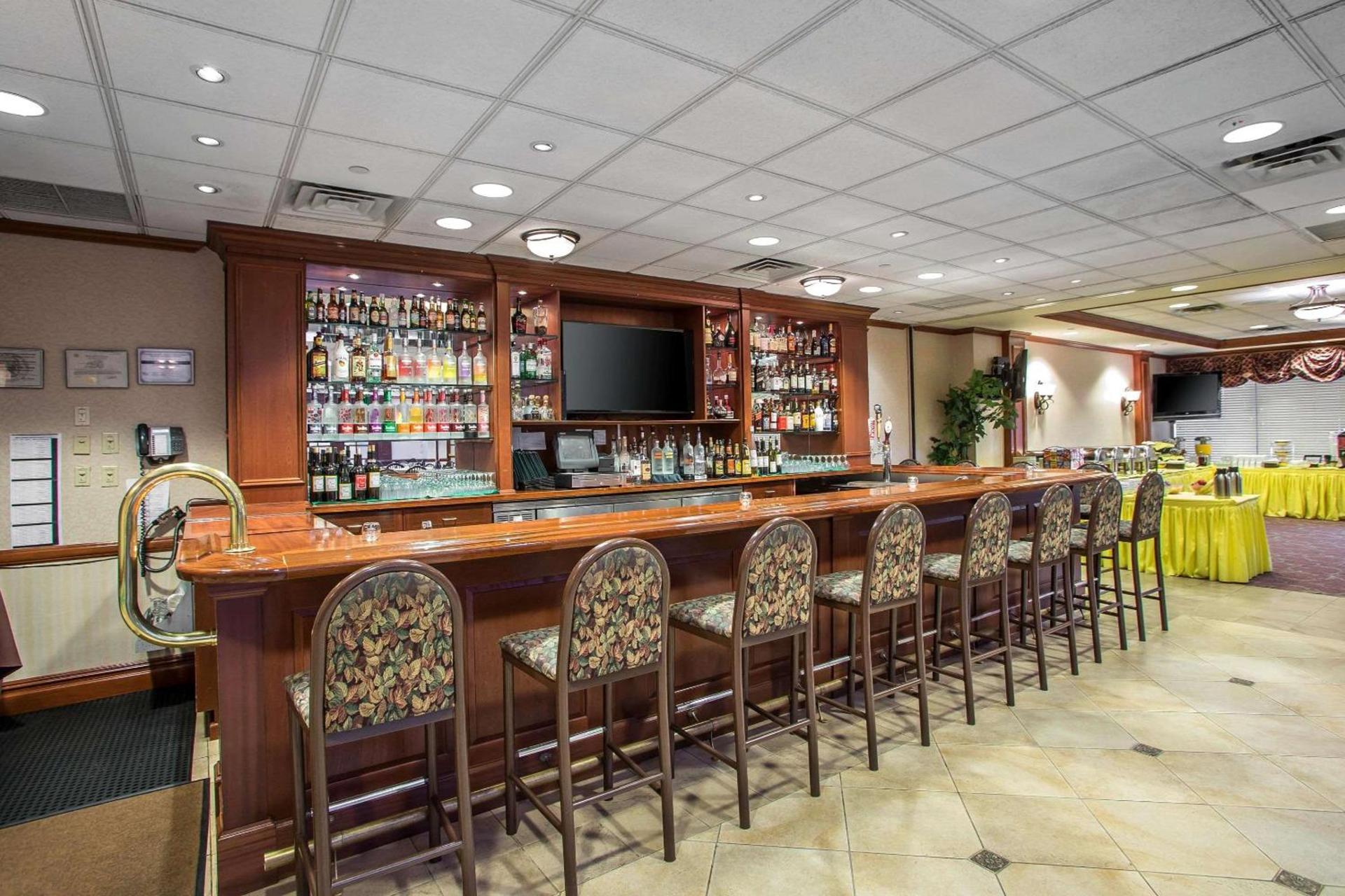 Clarion Hotel & Conference Center Toms River photo 39