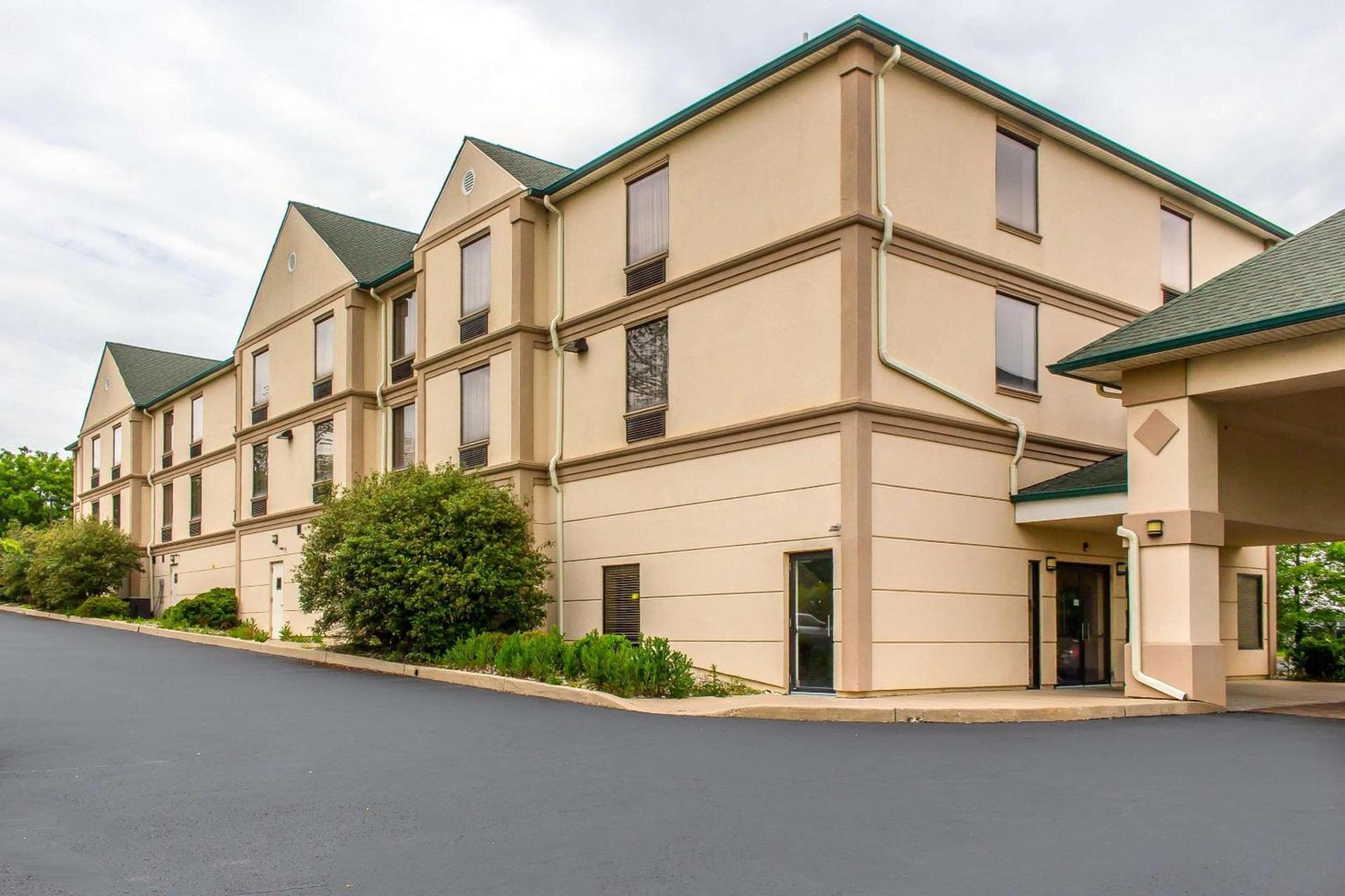 Quality Inn Hackettstown - Long Valley photo 2