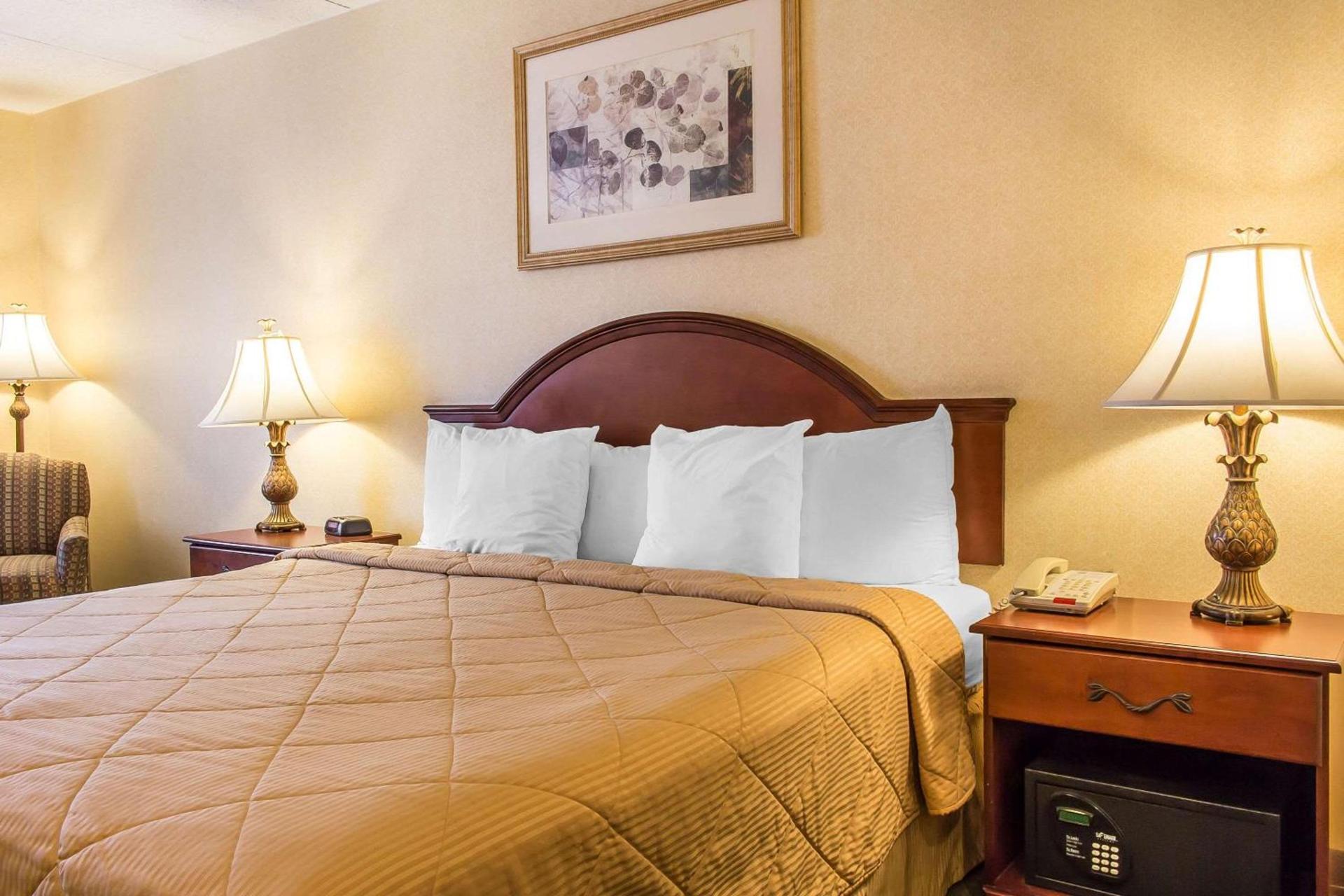Quality Inn Hackettstown - Long Valley photo 8