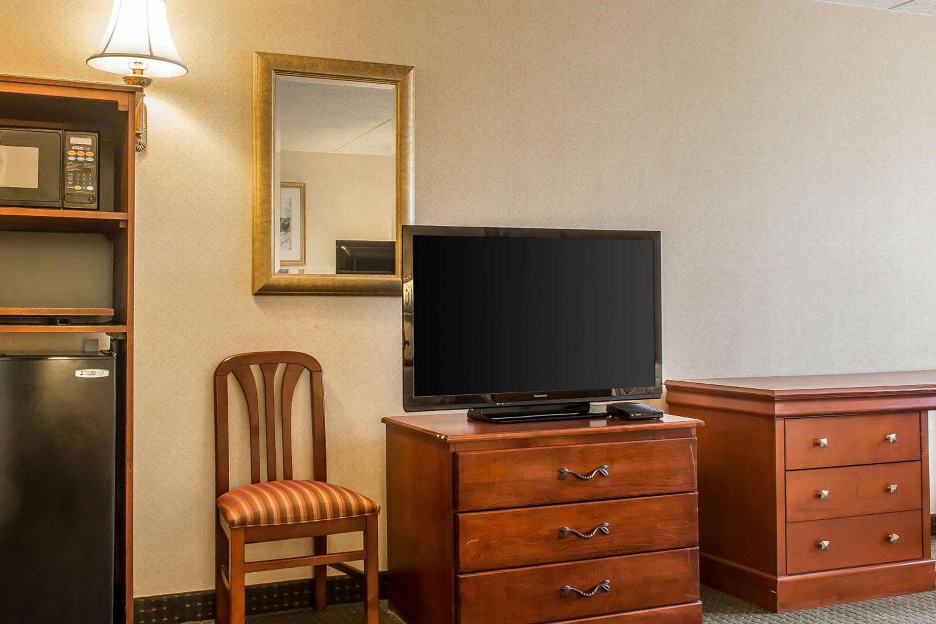 Quality Inn Hackettstown - Long Valley photo 17