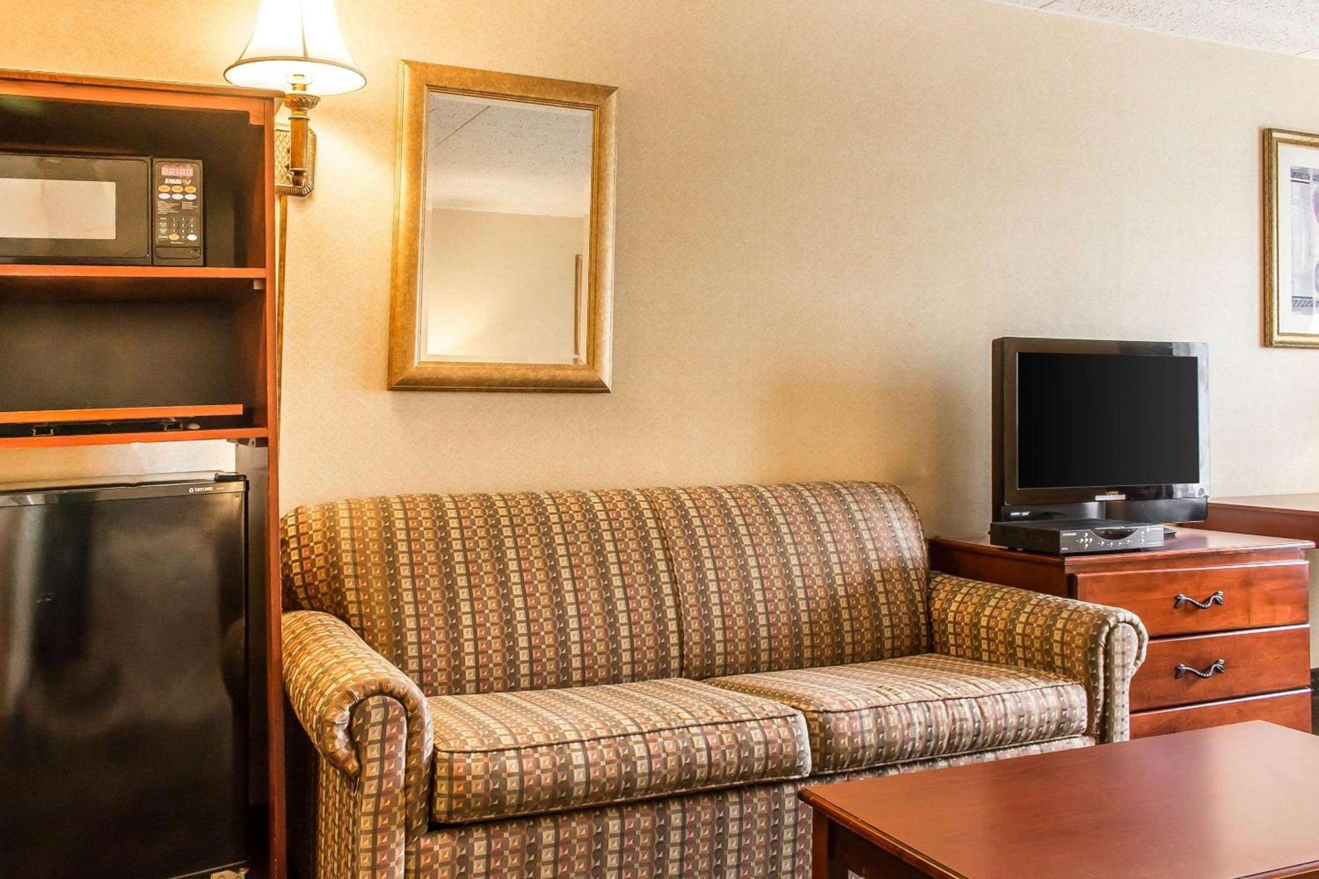 Quality Inn Hackettstown - Long Valley photo 20