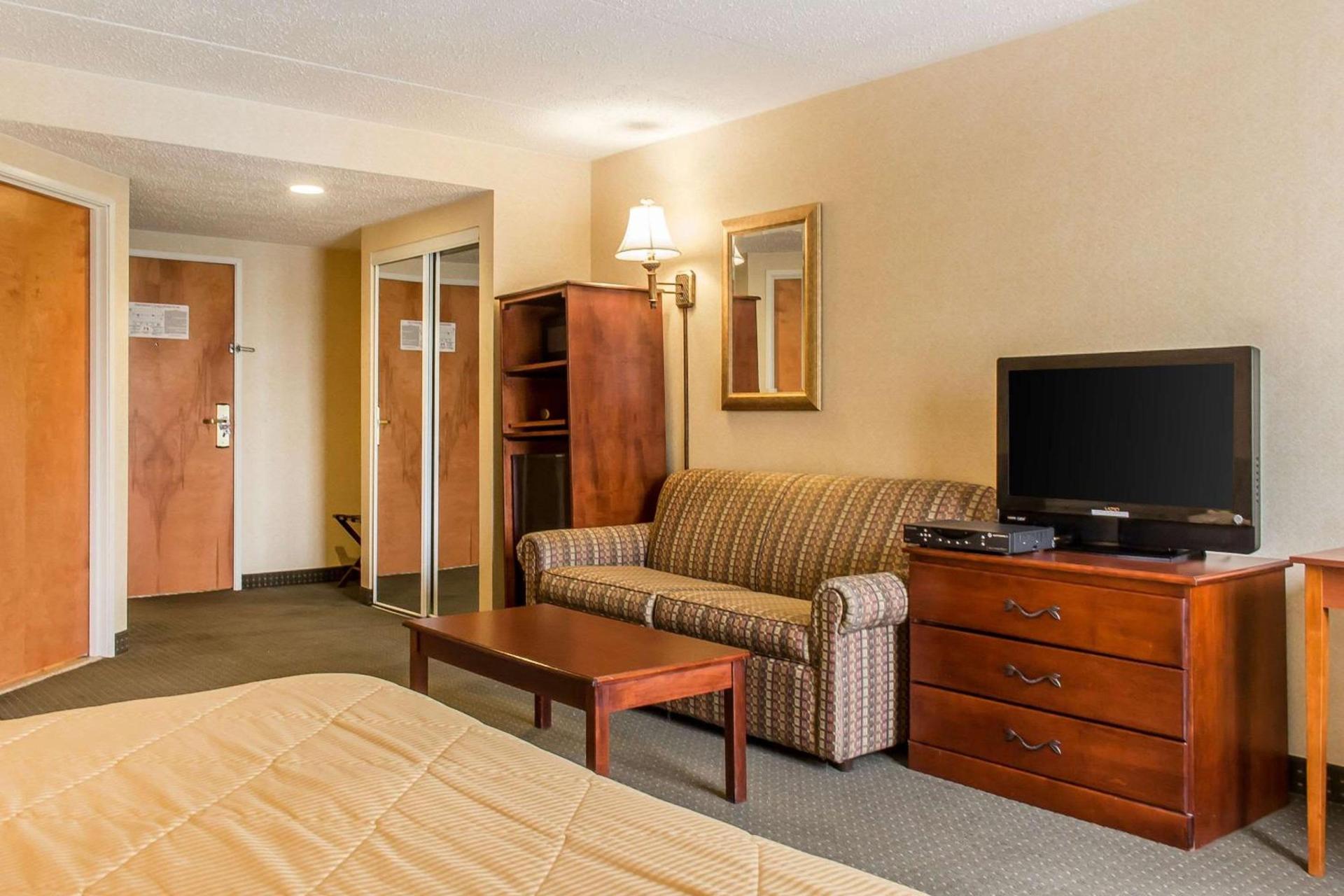 Quality Inn Hackettstown - Long Valley photo 21