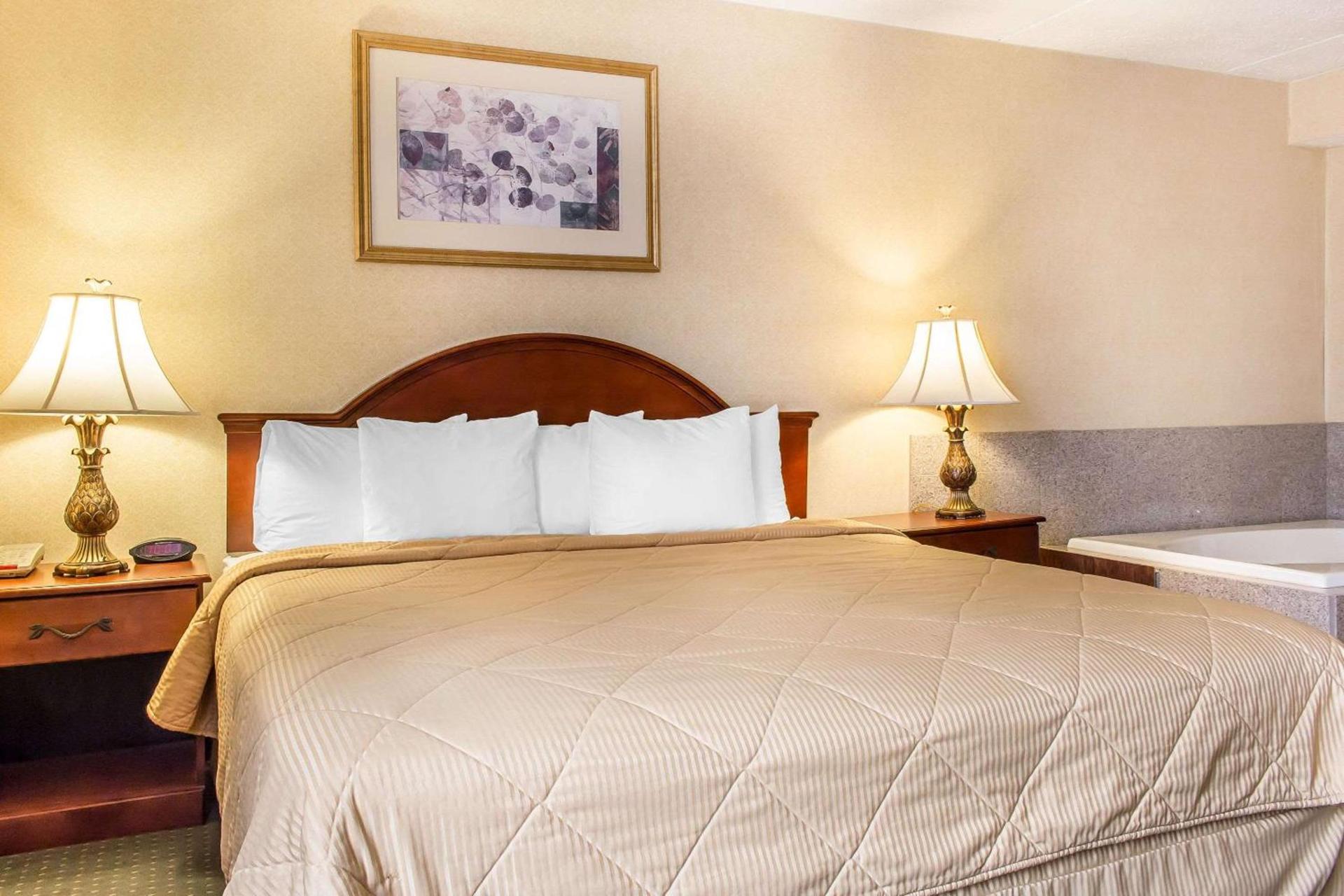 Quality Inn Hackettstown - Long Valley photo 22