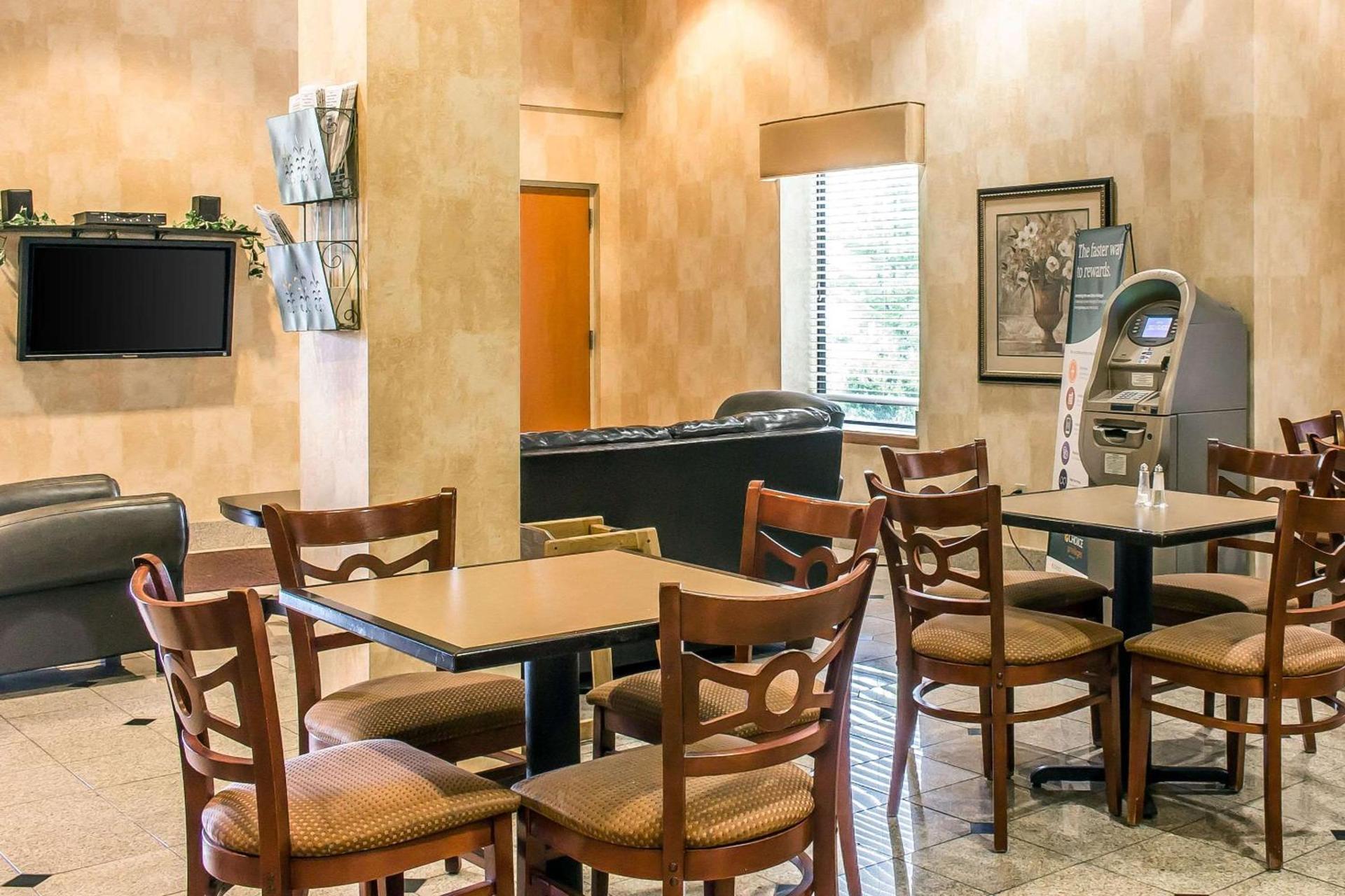 Quality Inn Hackettstown - Long Valley photo 25