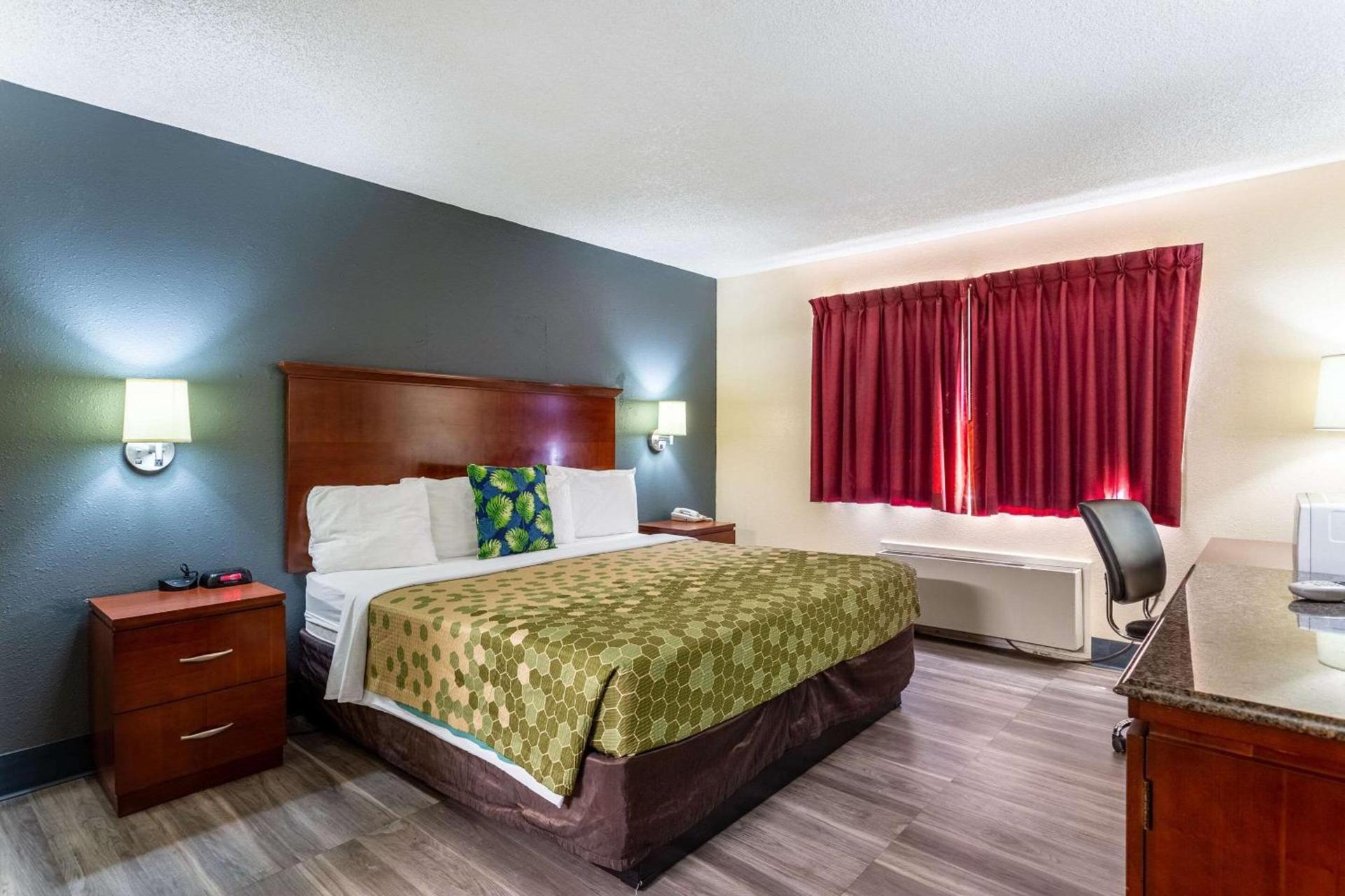 Econo Lodge Gallup West photo 8