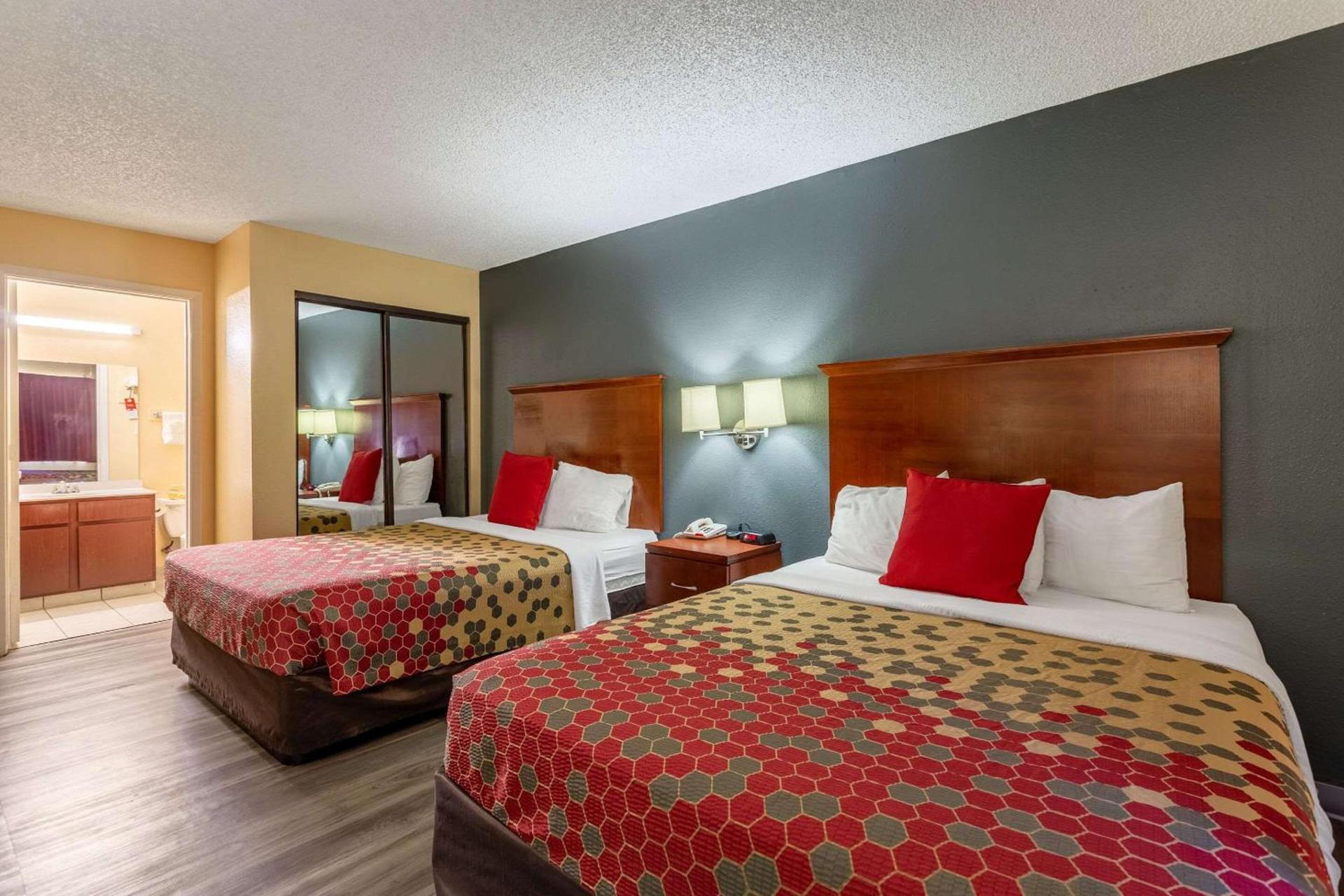 Econo Lodge Gallup West photo 13