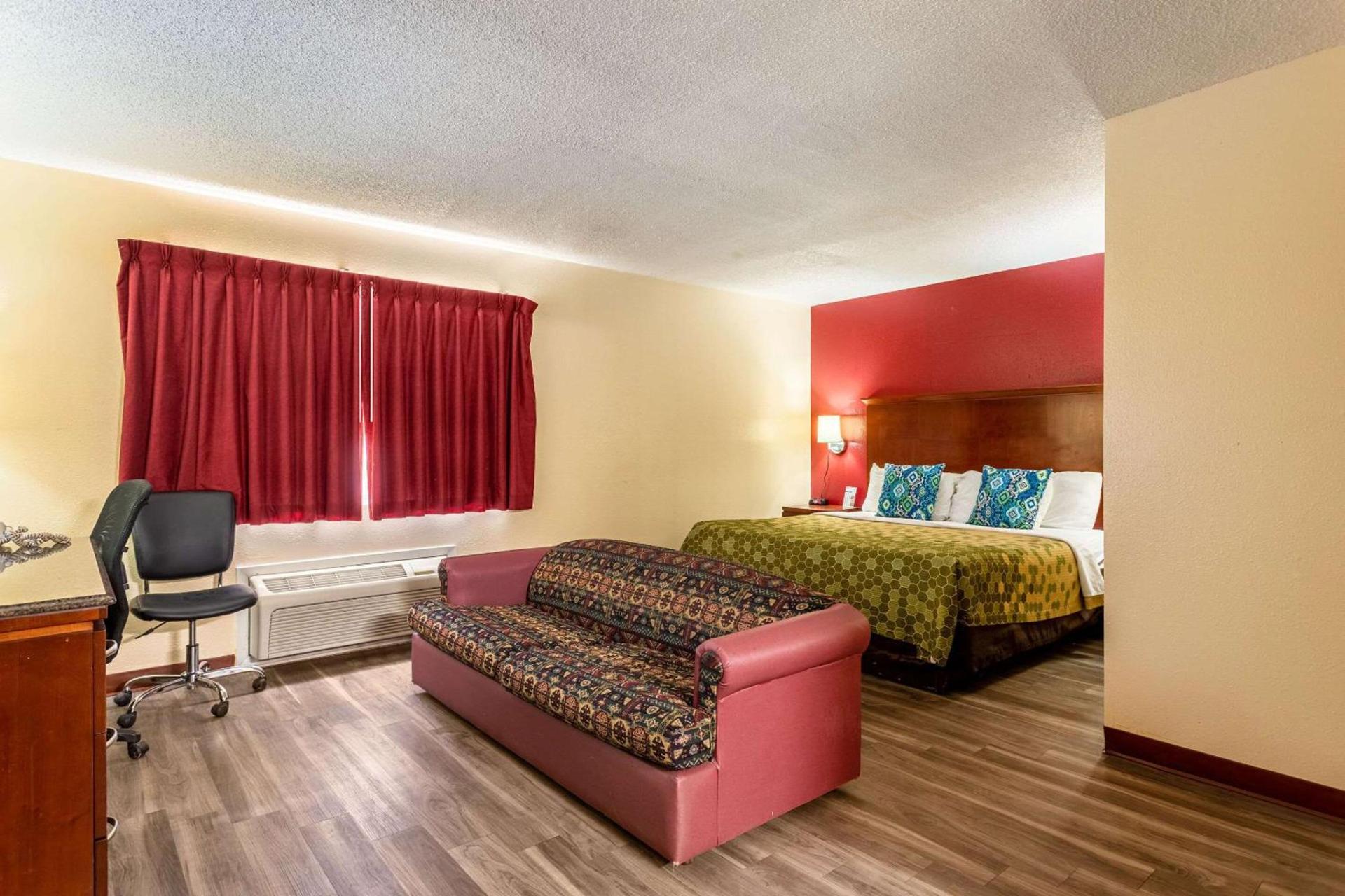 Econo Lodge Gallup West photo 15