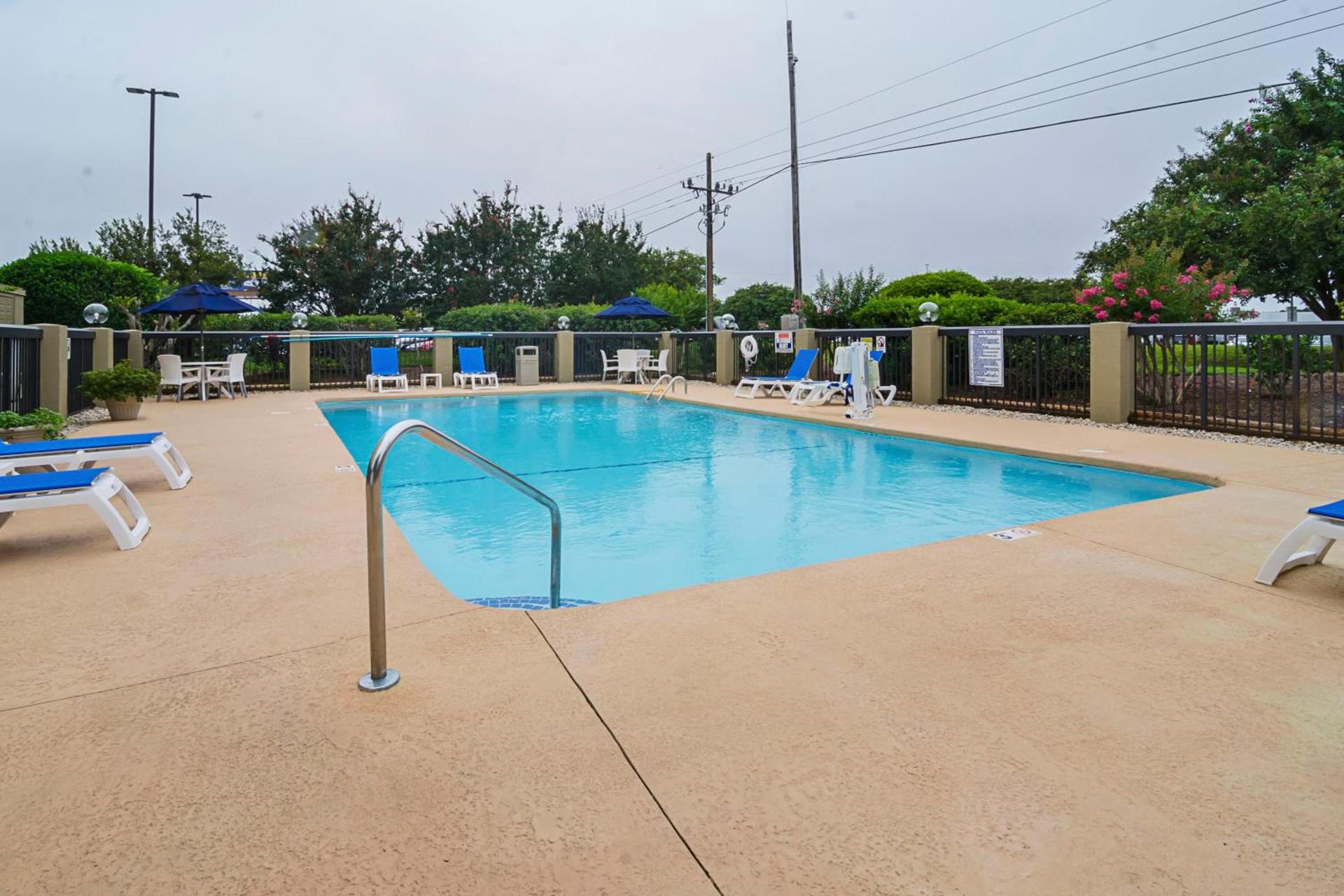 Comfort Inn University photo 43