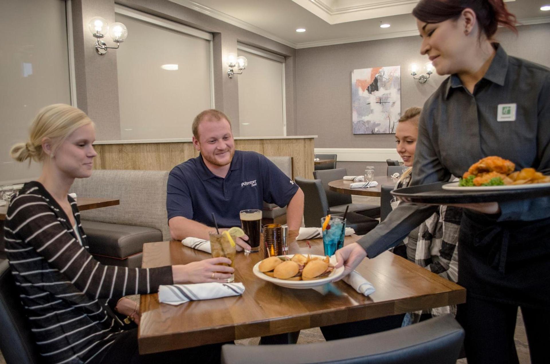 Holiday Inn Fargo by IHG photo 48