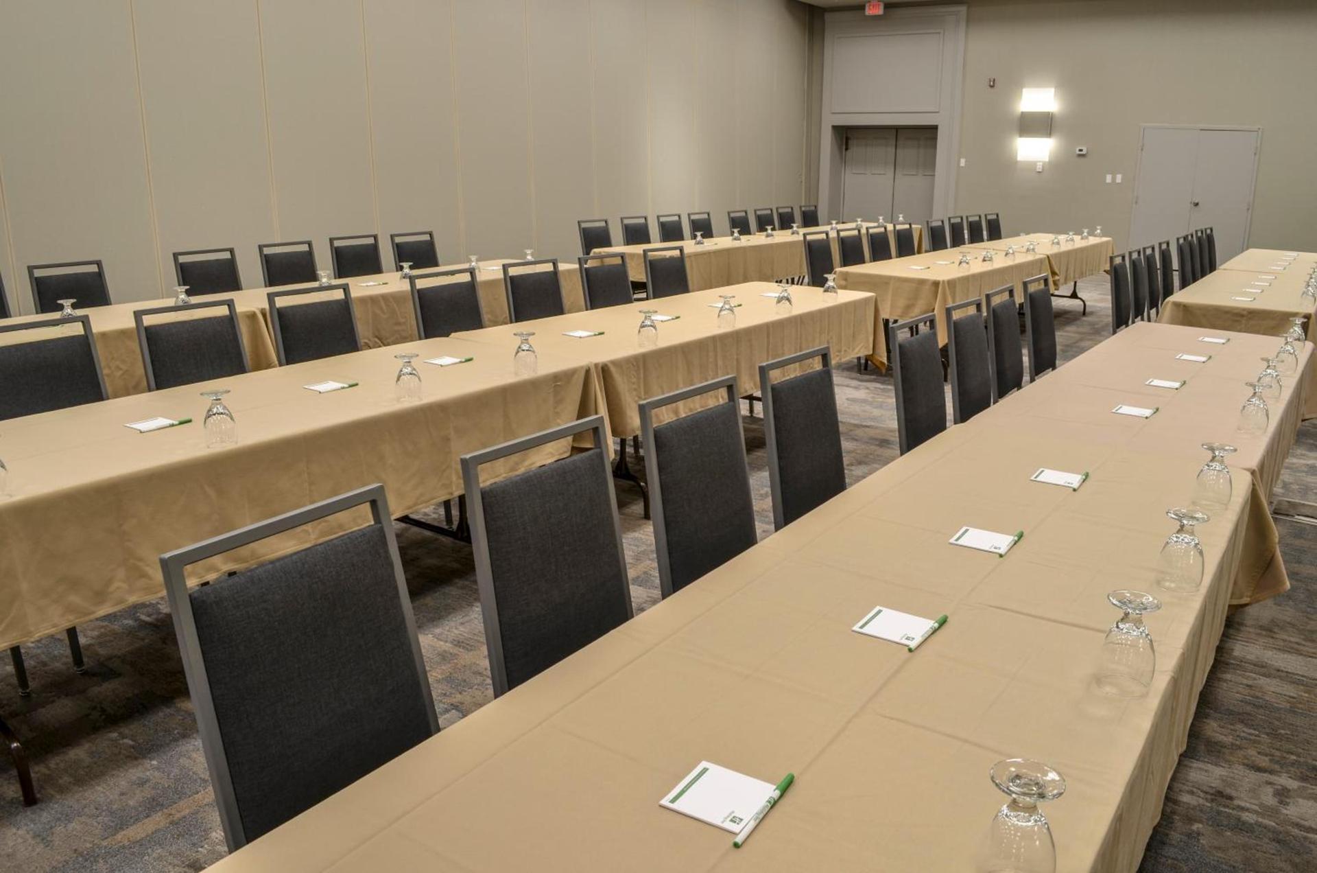 Holiday Inn Fargo by IHG photo 31