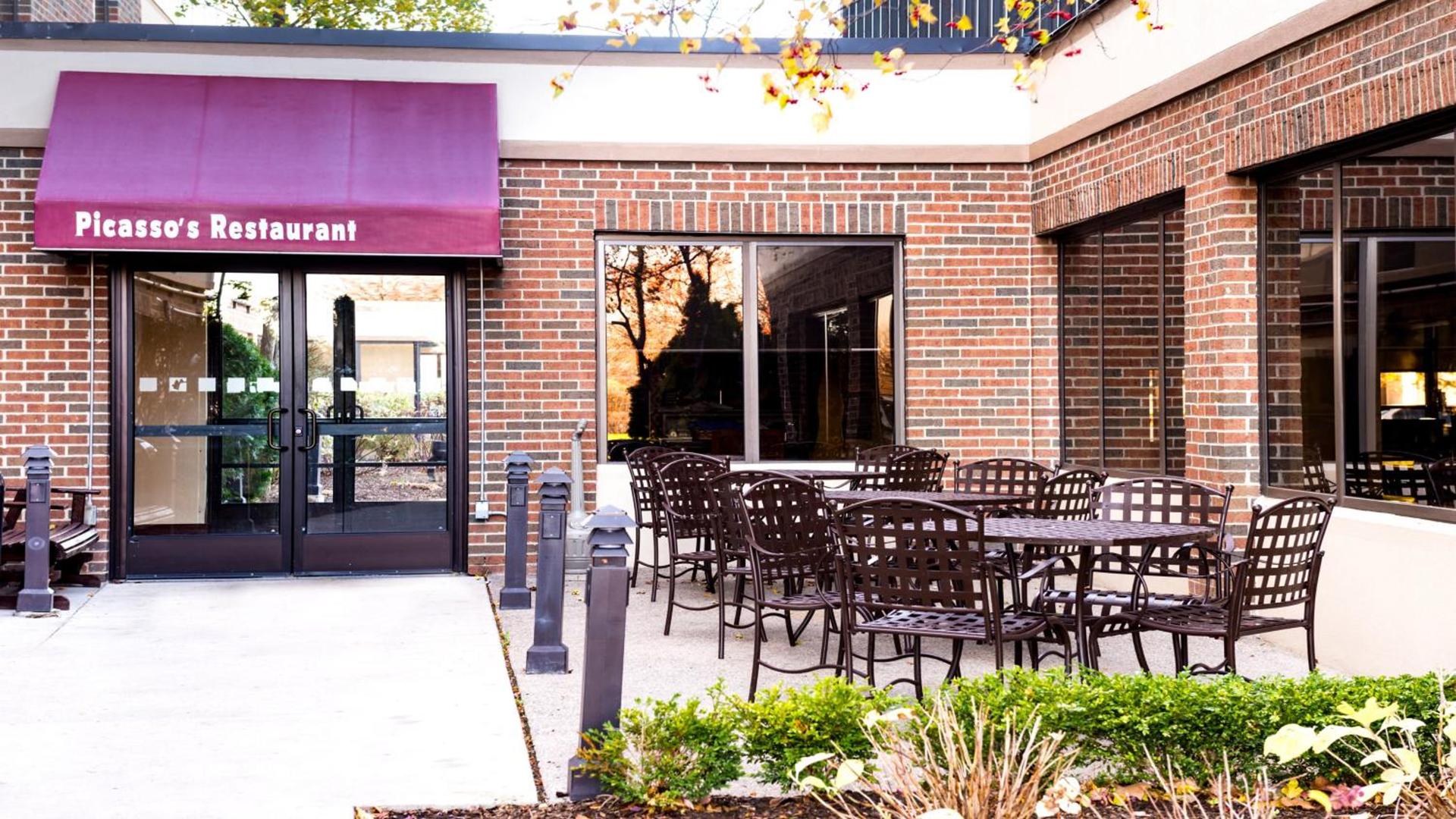 Holiday Inn Hotel & Suites Warren by IHG photo 19