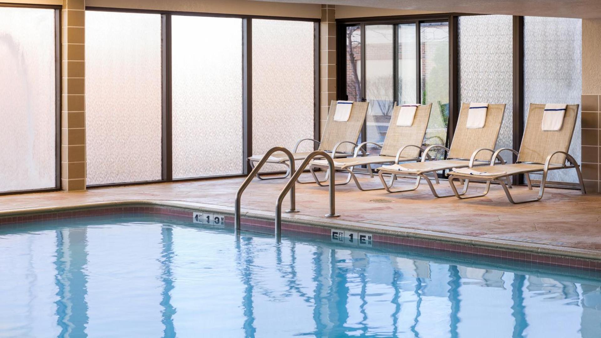 Holiday Inn Hotel & Suites Warren by IHG photo 29