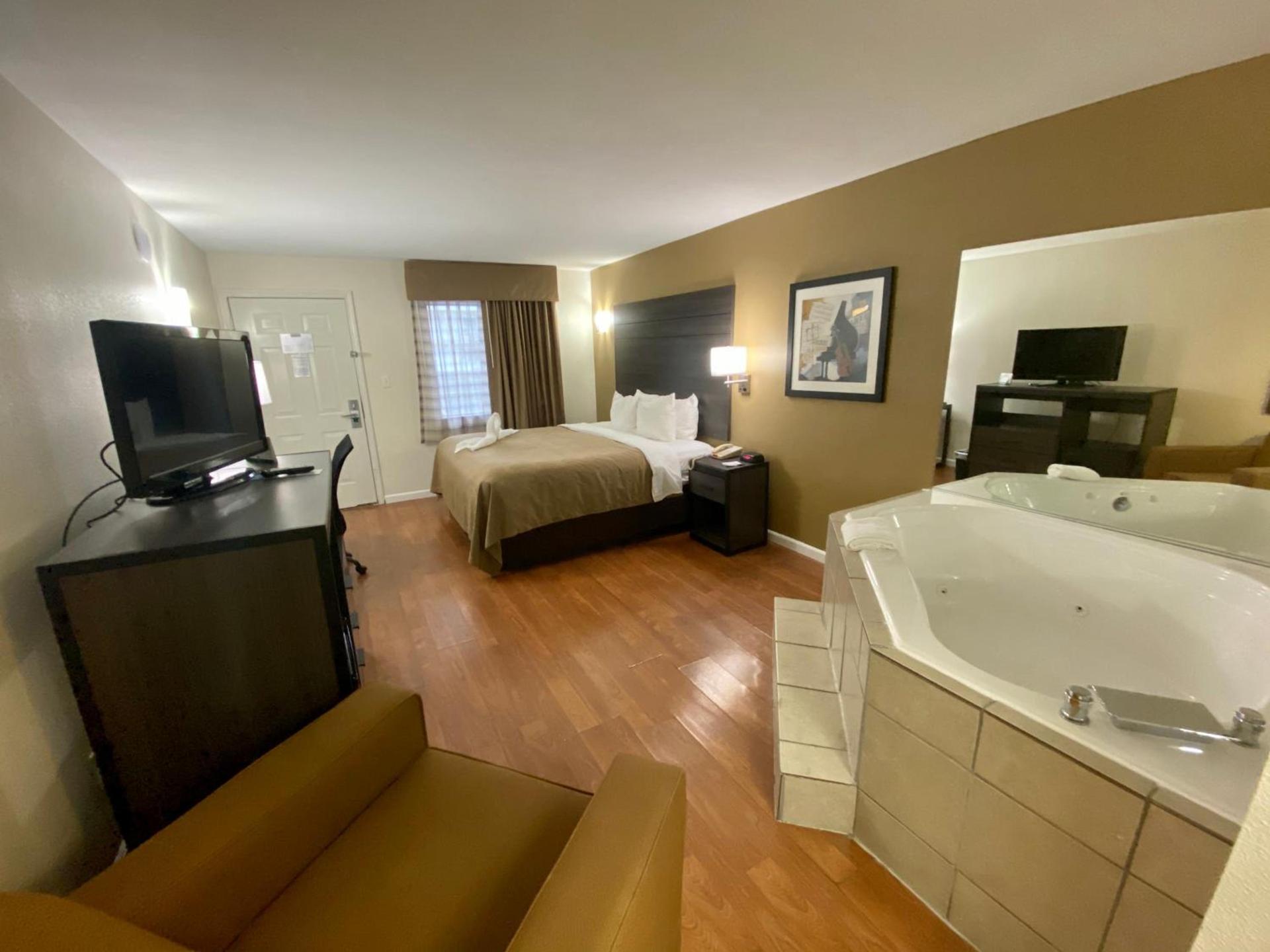 Quality Inn Branson - Hwy 76 Central photo 4