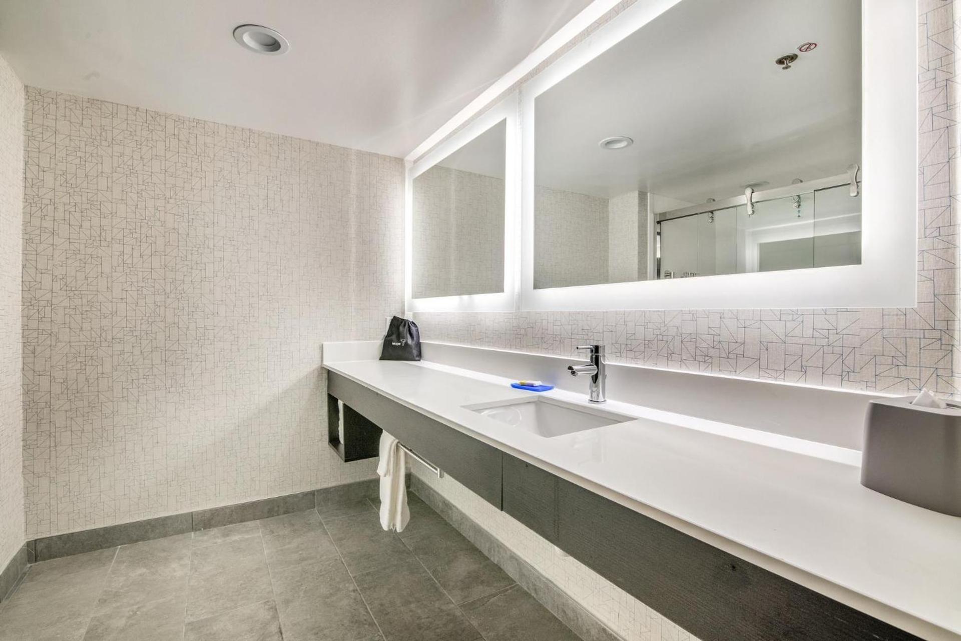 Holiday Inn Express & Suites Longview North by IHG photo 36