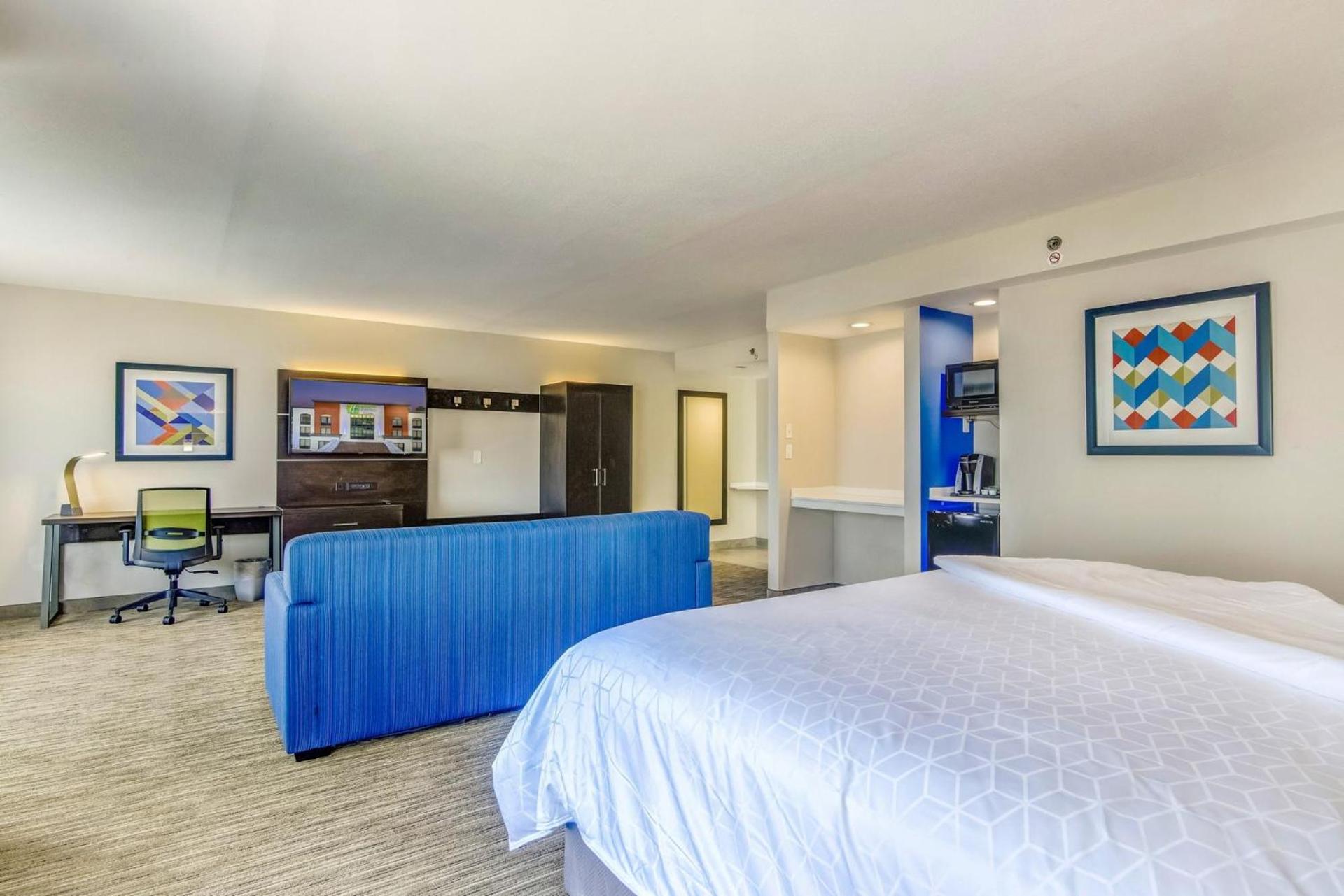 Holiday Inn Express & Suites Longview North by IHG photo 37