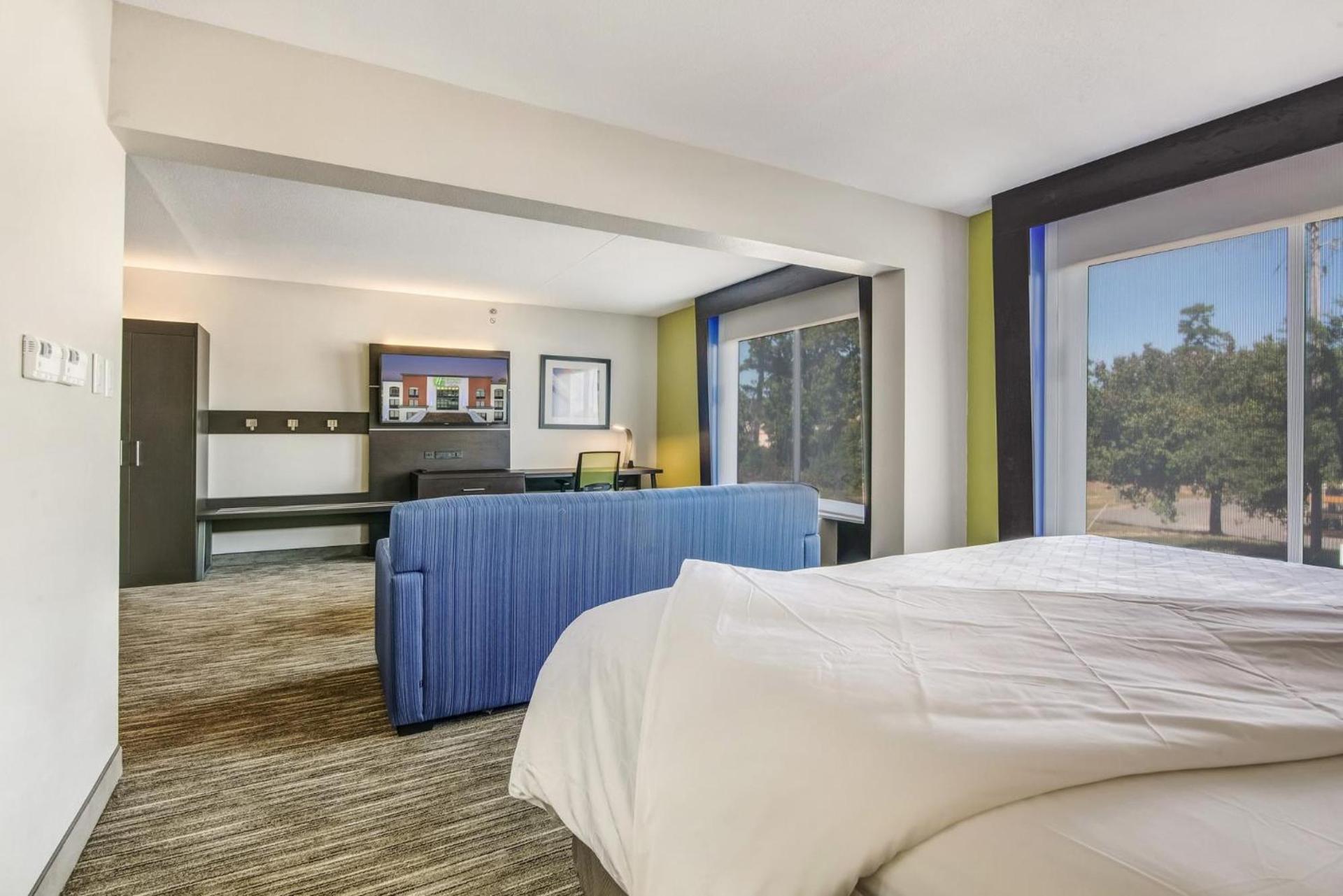 Holiday Inn Express & Suites Longview North by IHG photo 39