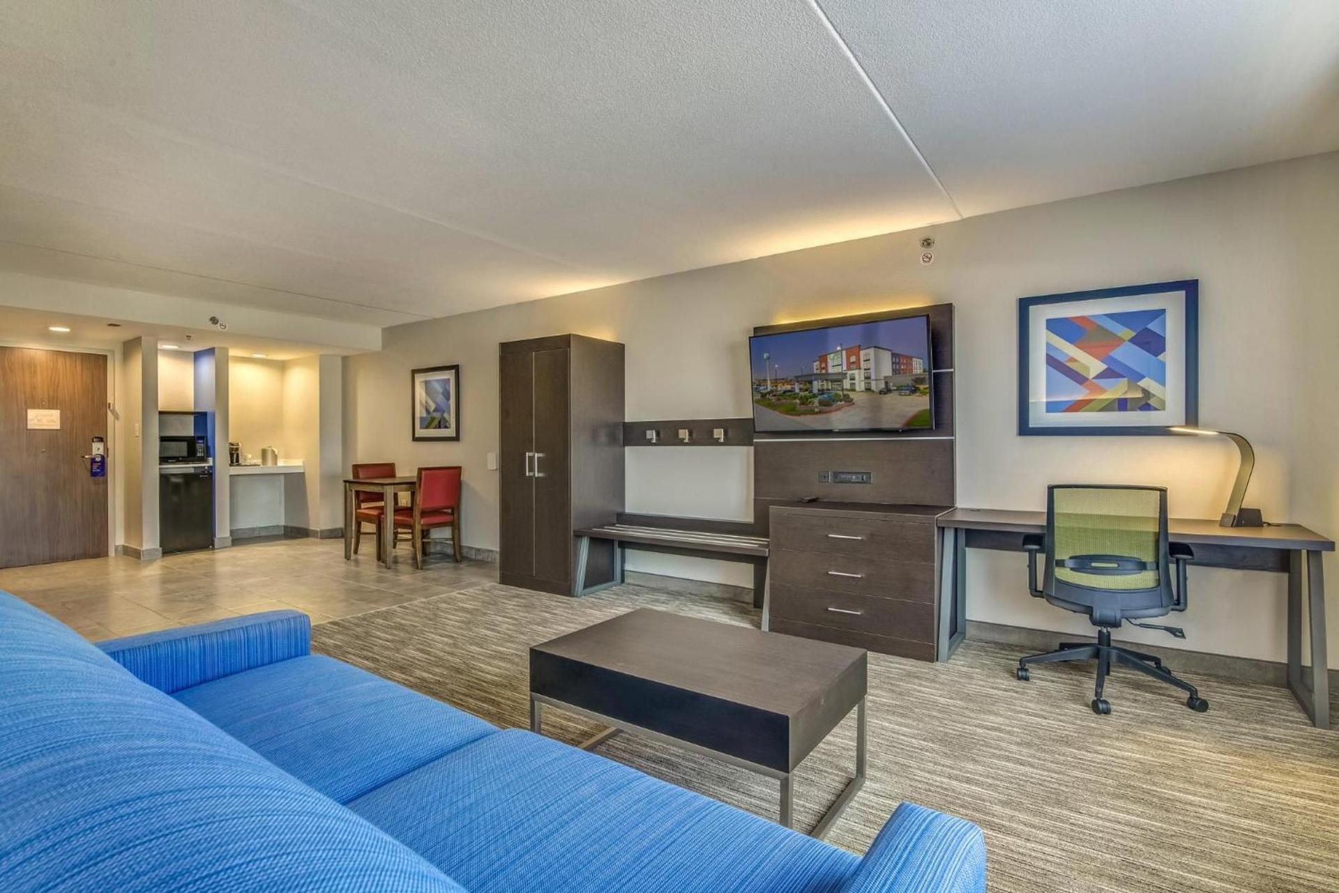 Holiday Inn Express & Suites Longview North by IHG photo 40