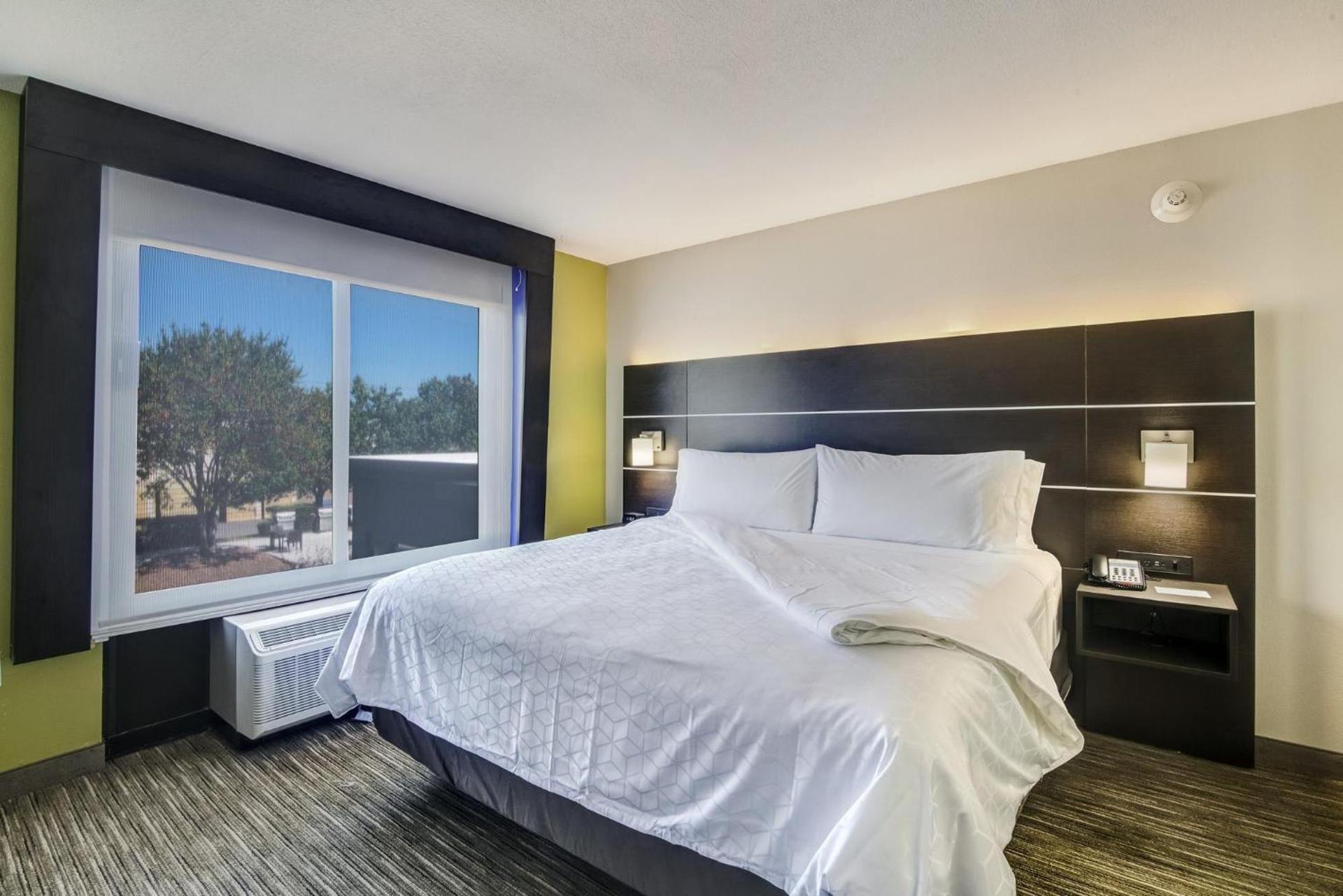 Holiday Inn Express & Suites Longview North by IHG photo 41