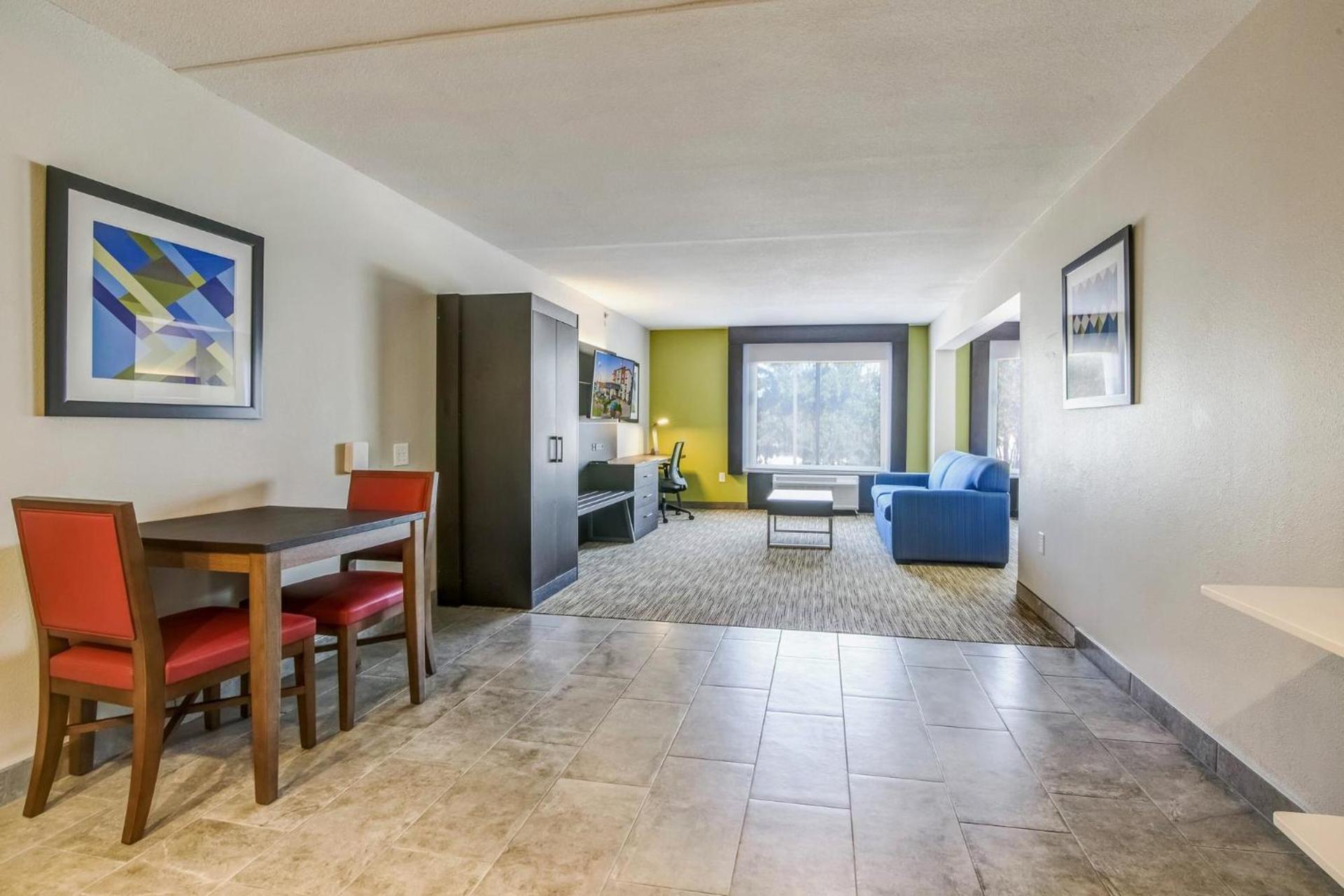 Holiday Inn Express & Suites Longview North by IHG photo 43