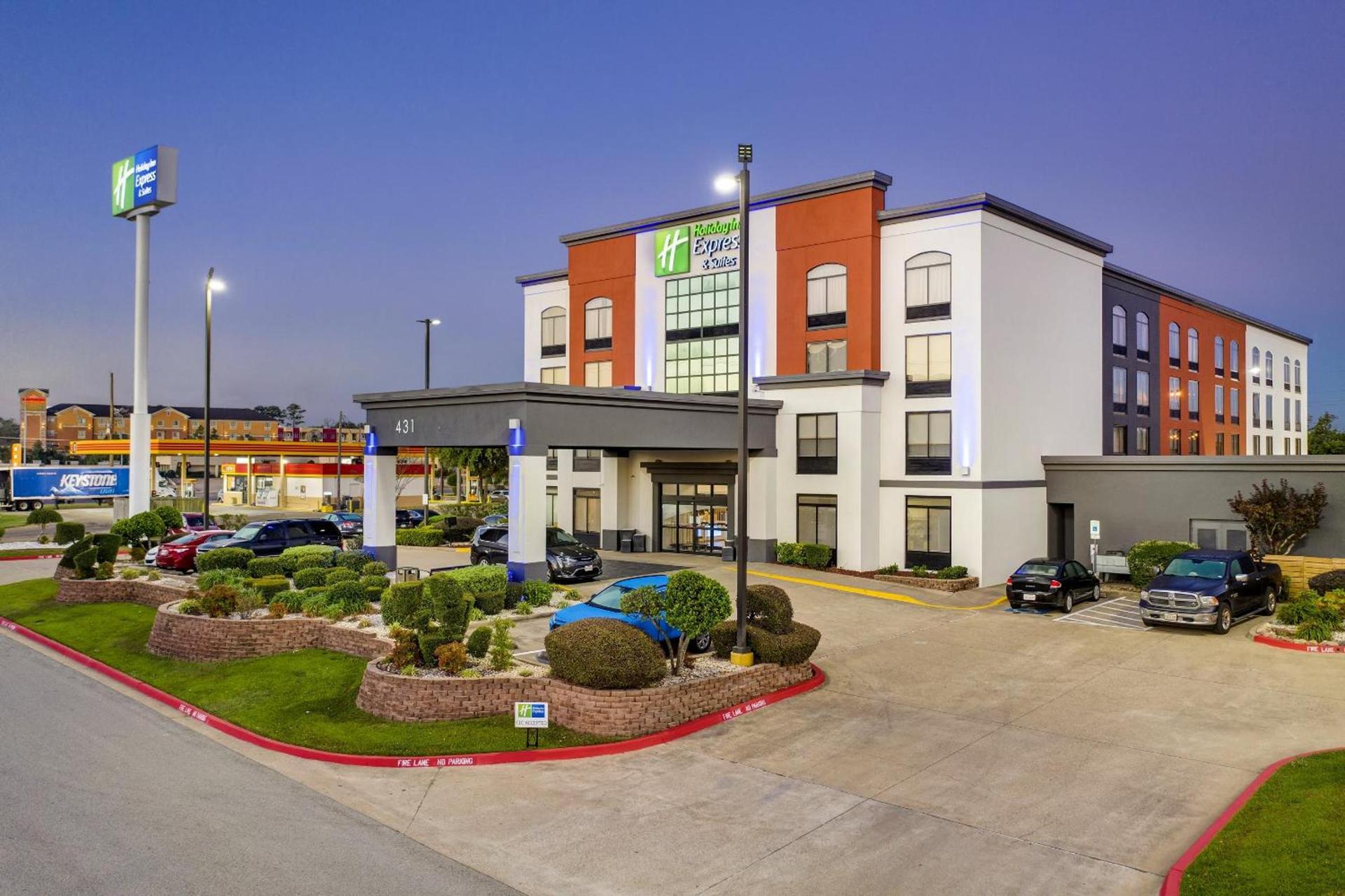 Holiday Inn Express & Suites Longview North by IHG photo 3