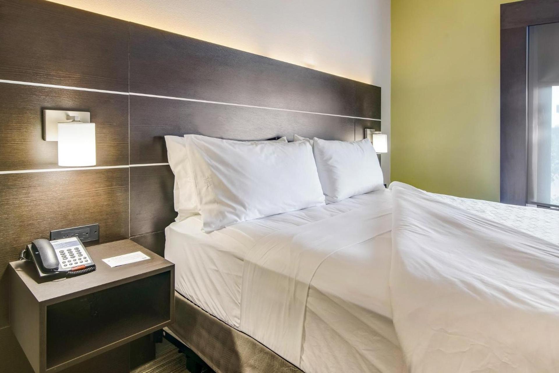 Holiday Inn Express & Suites Longview North by IHG photo 31