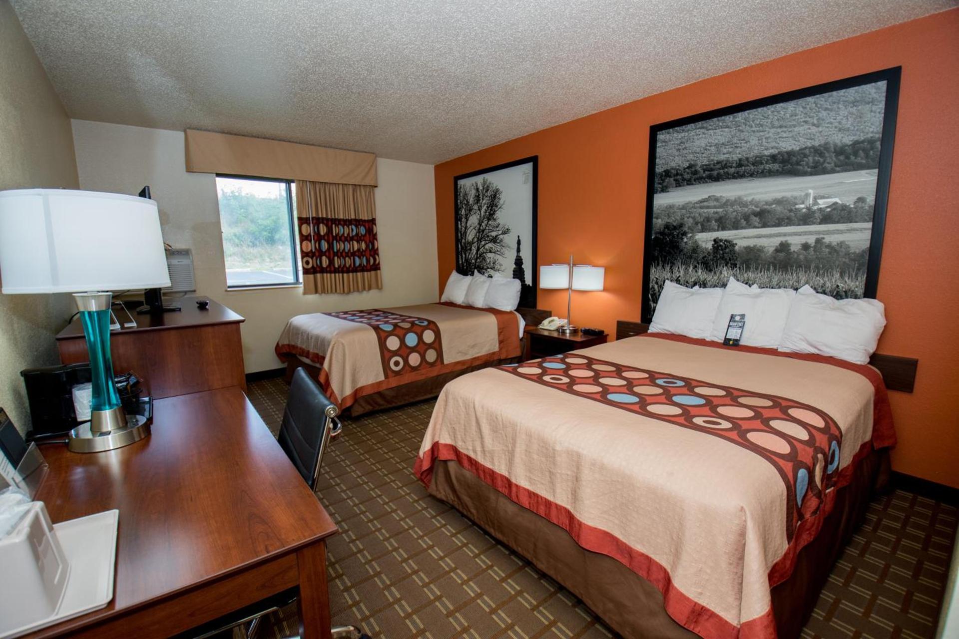 Super 8 by Wyndham Altoona photo 30